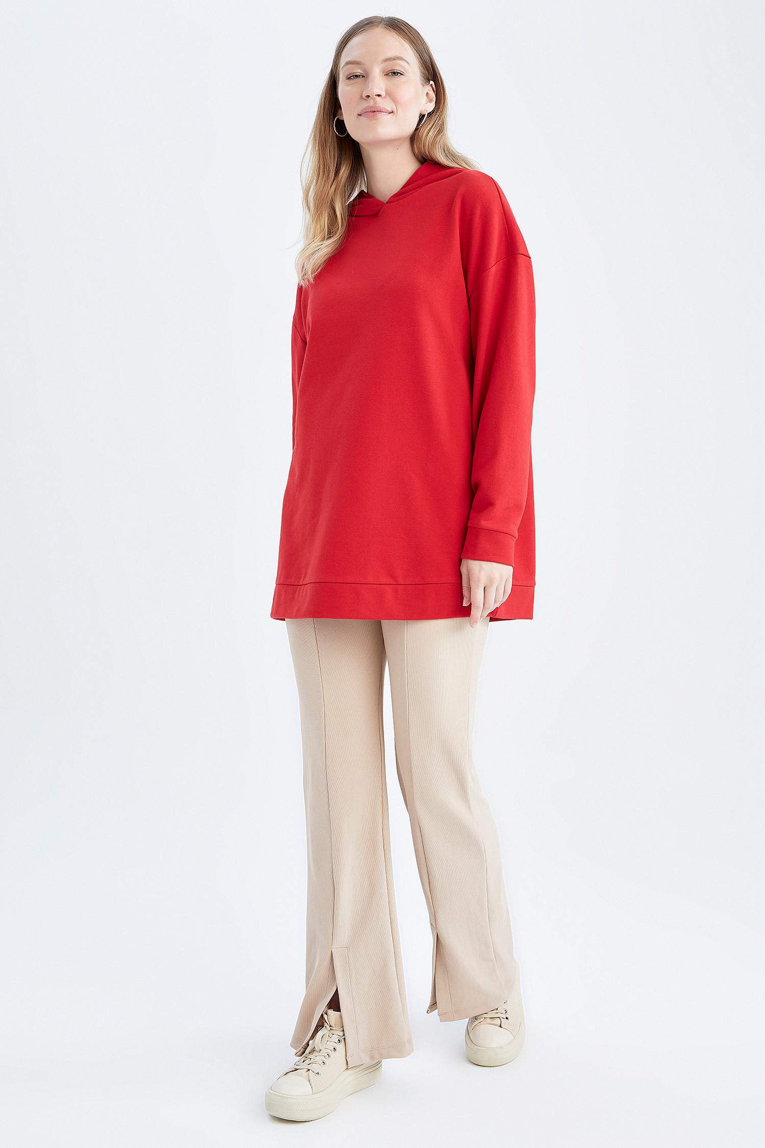 Pantalon Espagnol Détaillé Avec Une Fente