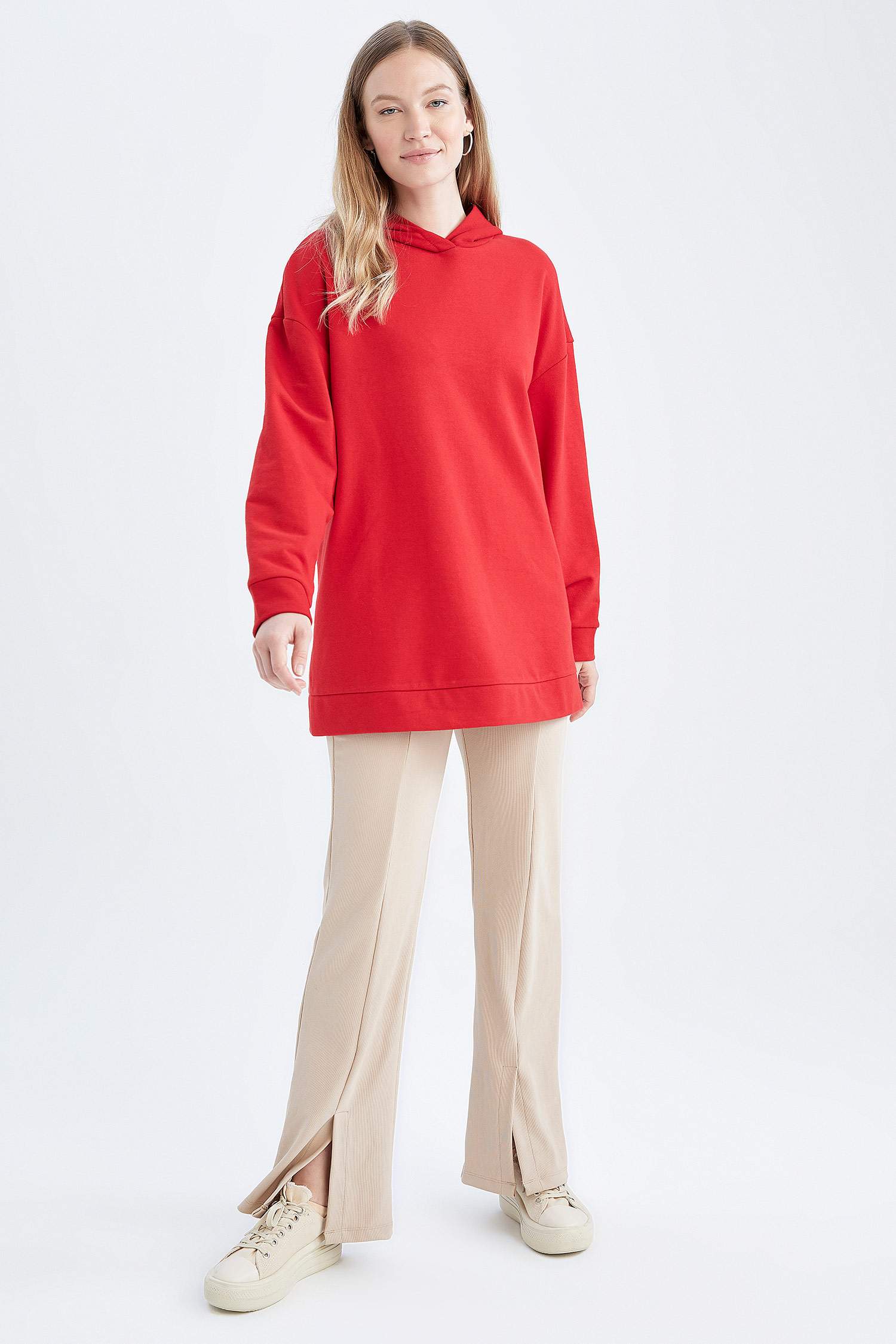 Pantalon Espagnol Détaillé Avec Une Fente