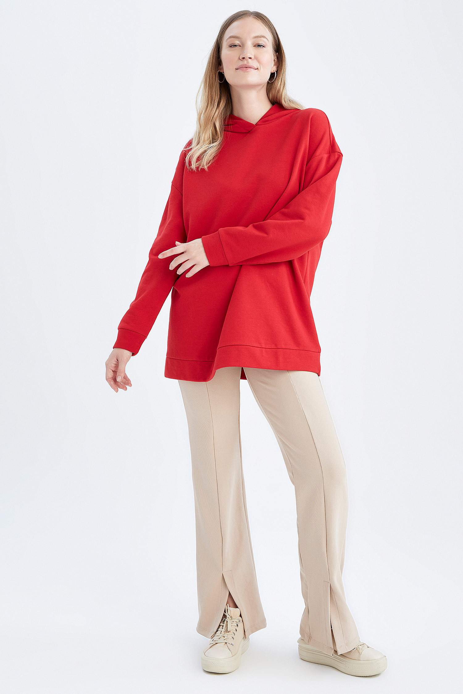 Pantalon Espagnol Détaillé Avec Une Fente