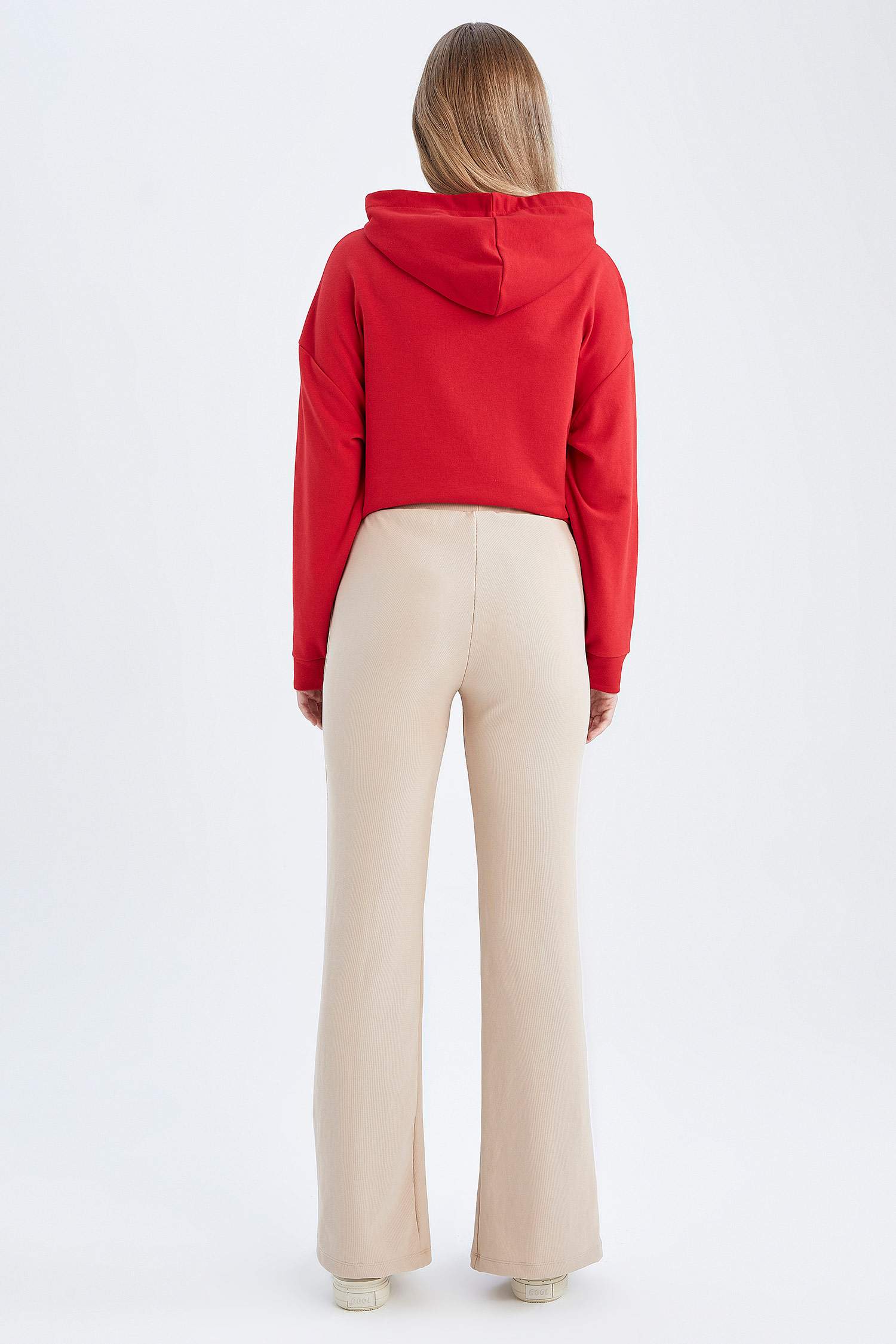 Pantalon Espagnol Détaillé Avec Une Fente