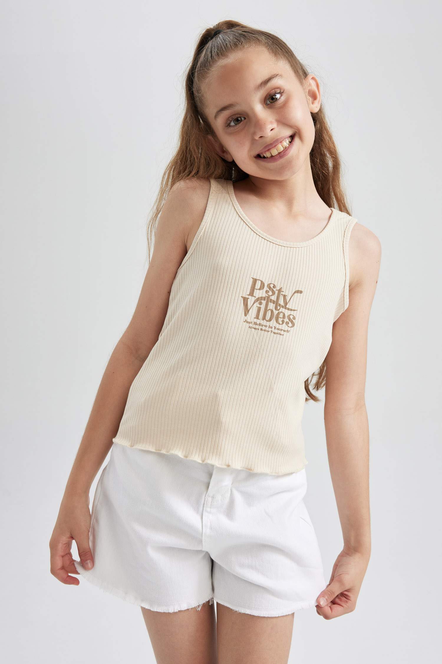 Майка приталенного кроя с принтом для девочек