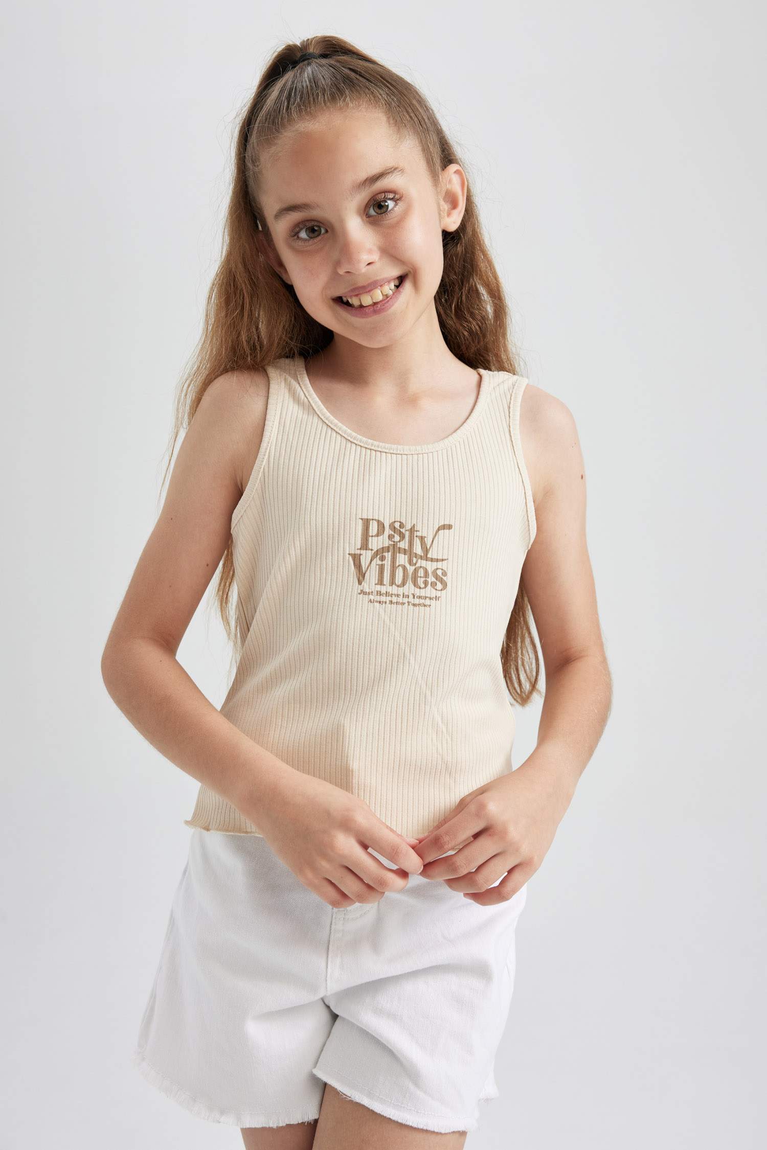 Майка приталенного кроя с принтом для девочек