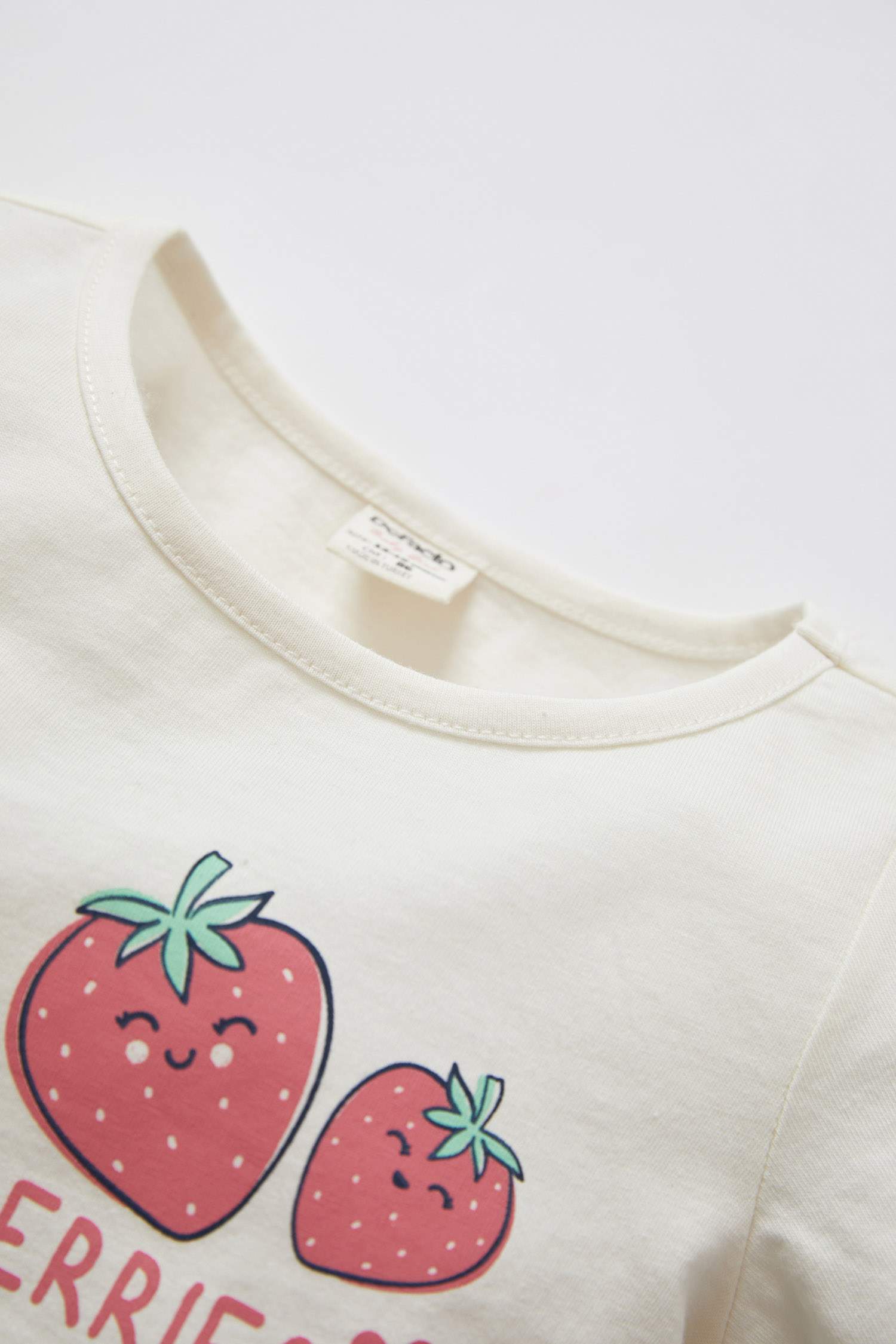 Short Sleeve Strawberry Printed Pyjama Set