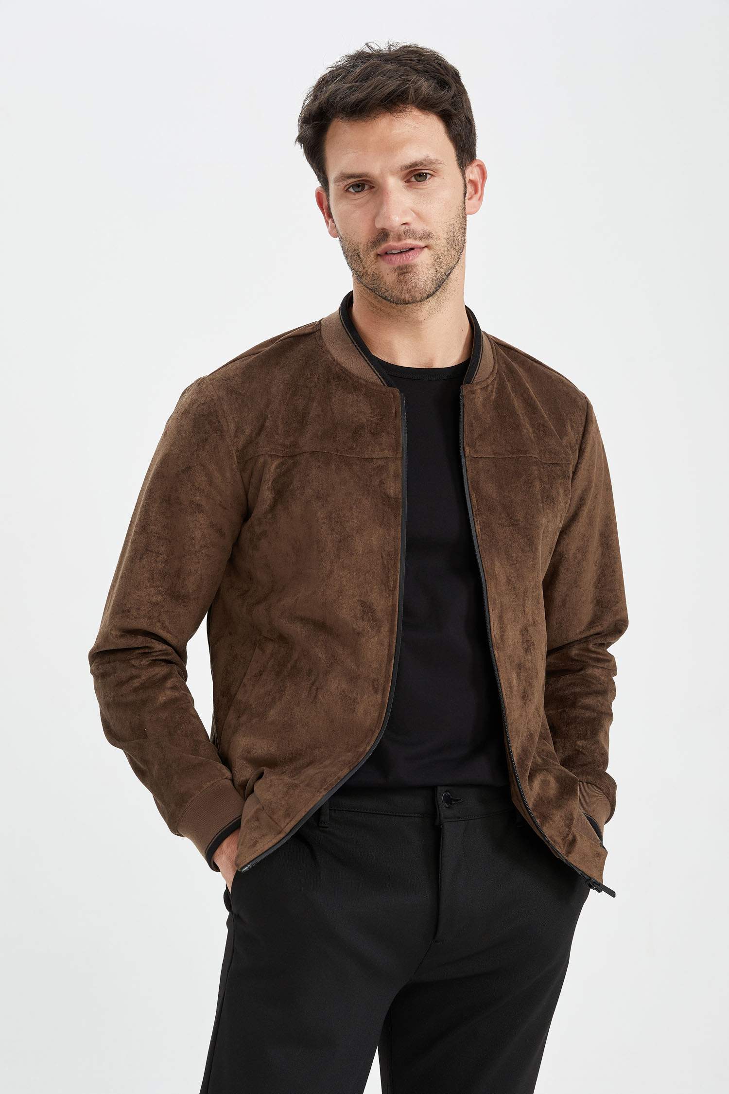 Куртка приталенного кроя из замши для мужчин