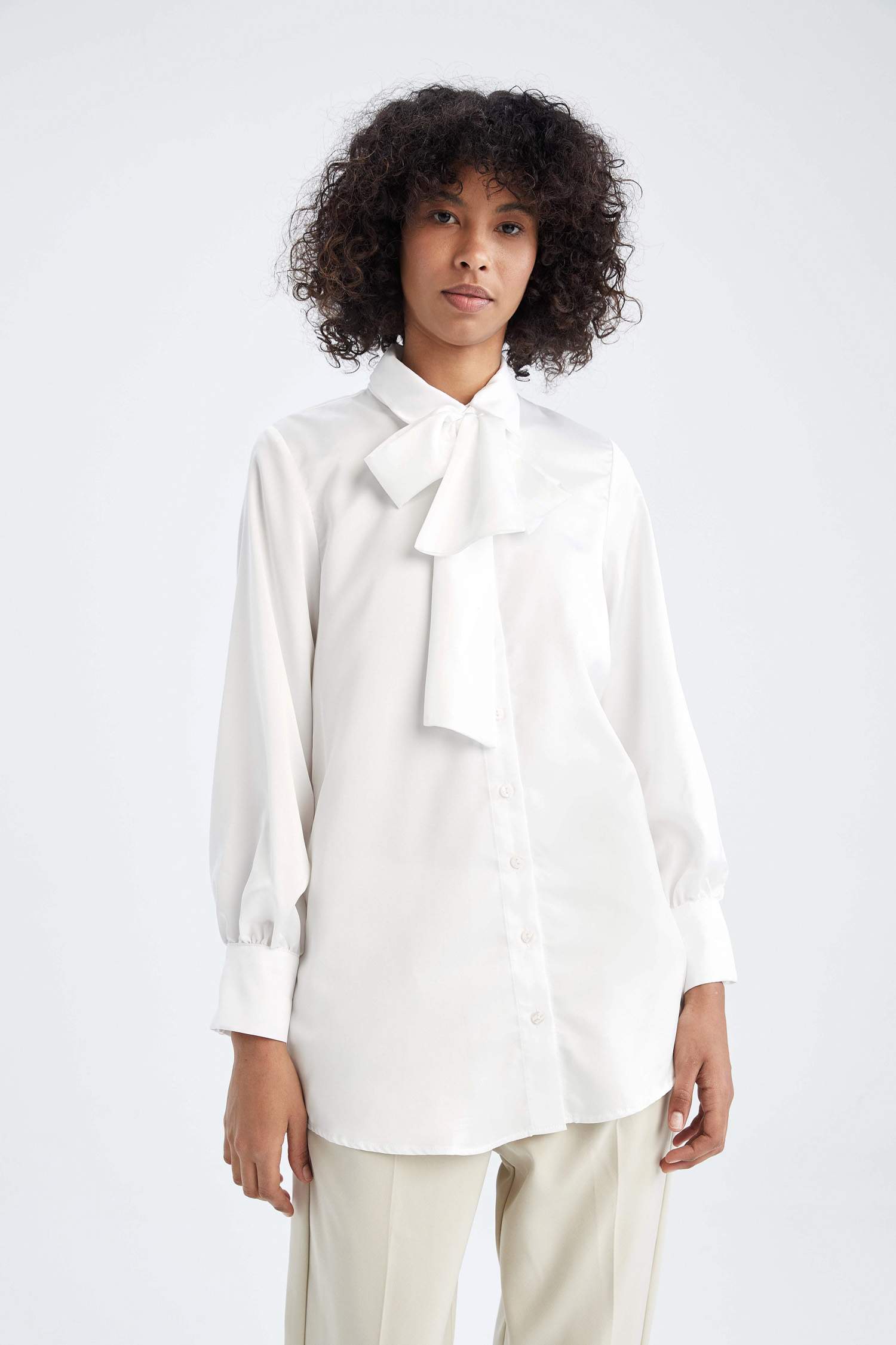 Fular Yaka Balon Kollu Gömlek Tunik