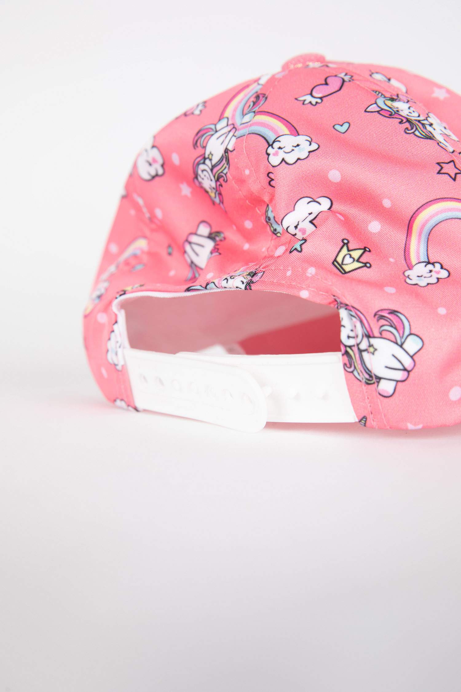 قبعة كاب بناتي