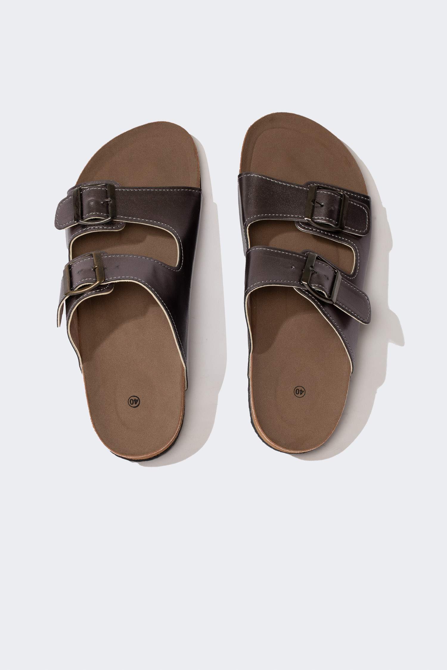 شبشب نسائي جلد صناعي بكعب مسطح