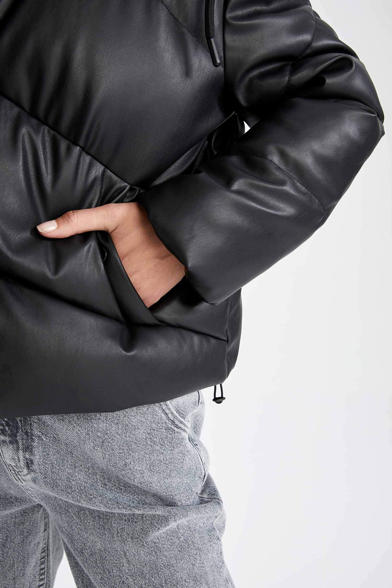 Regular Fit Su Geçirmez Suni Deri Mont