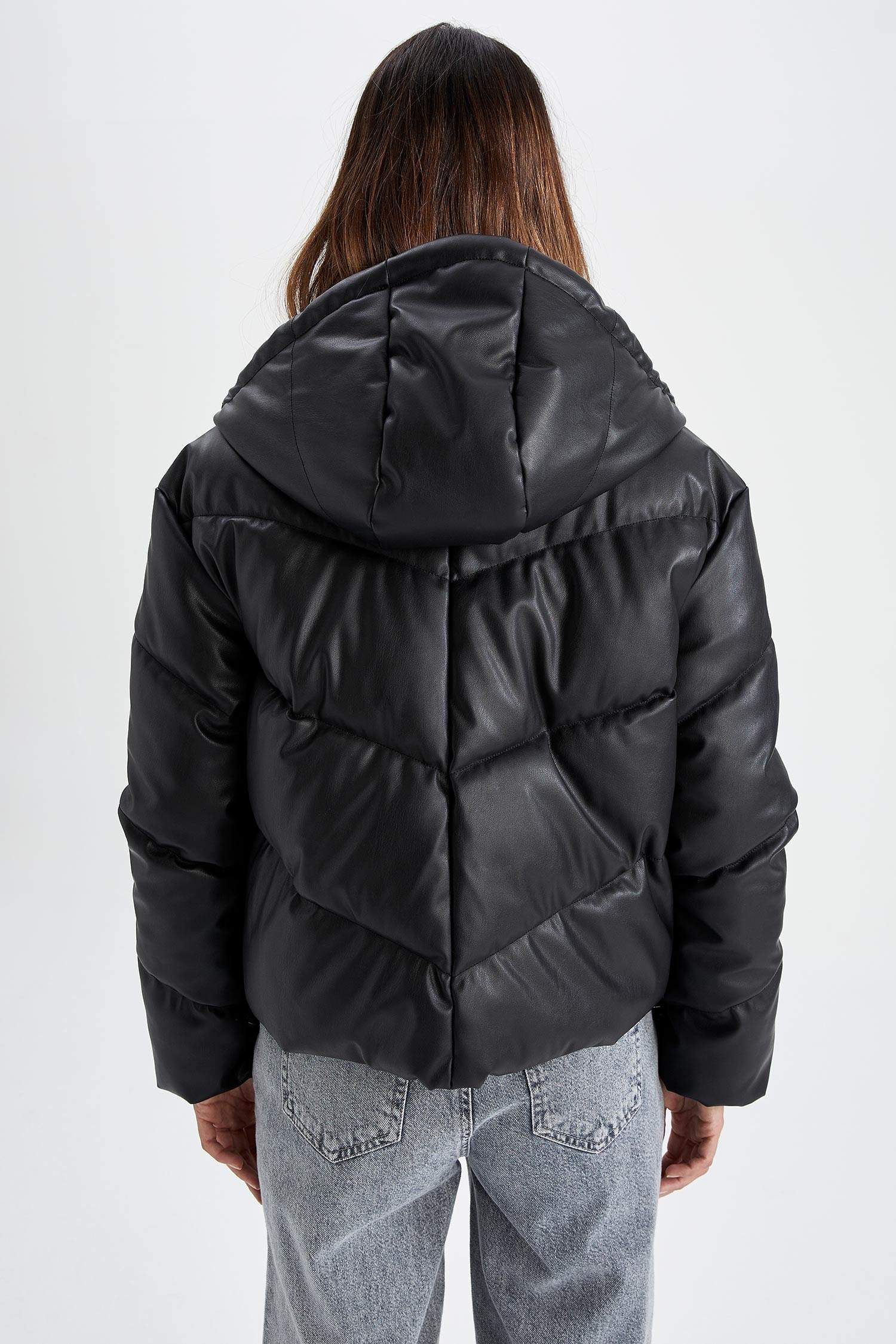 Regular Fit Su Geçirmez Suni Deri Mont