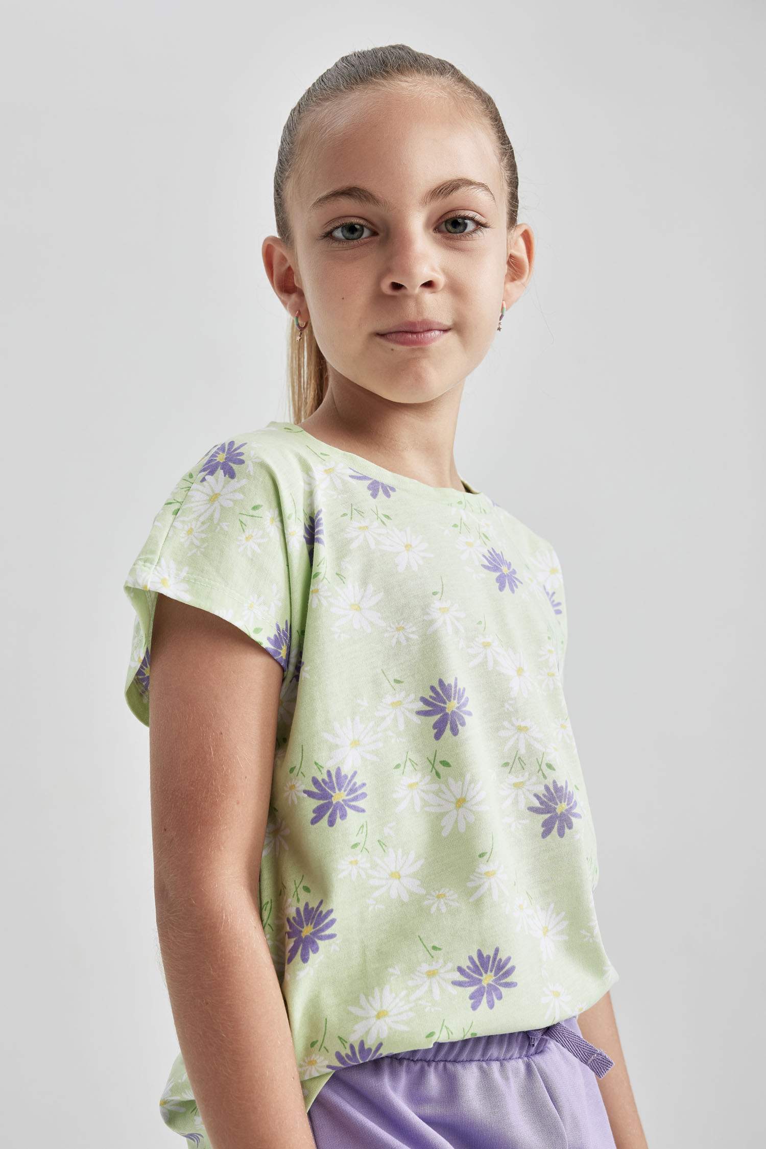 Футболка стандартного кроя с принтом для девочек