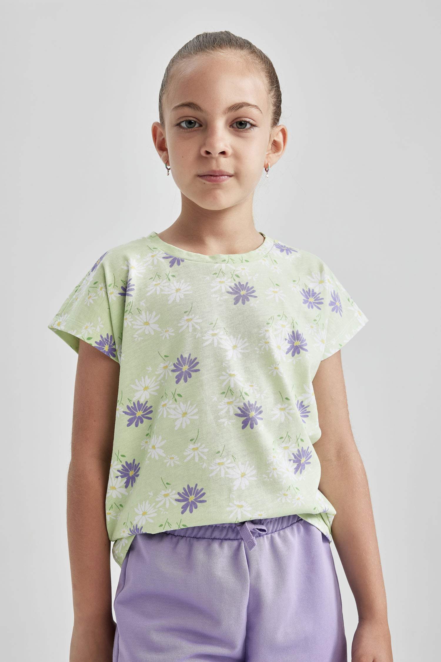 Футболка стандартного кроя с принтом для девочек