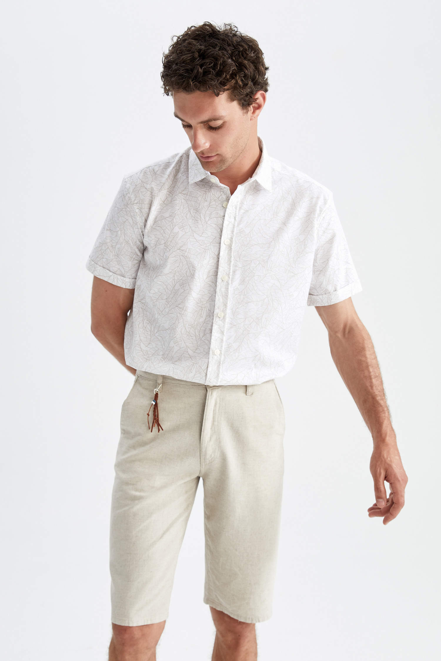 White Man Regular Fit Short Sleeve Shirt 2631355 | DeFacto