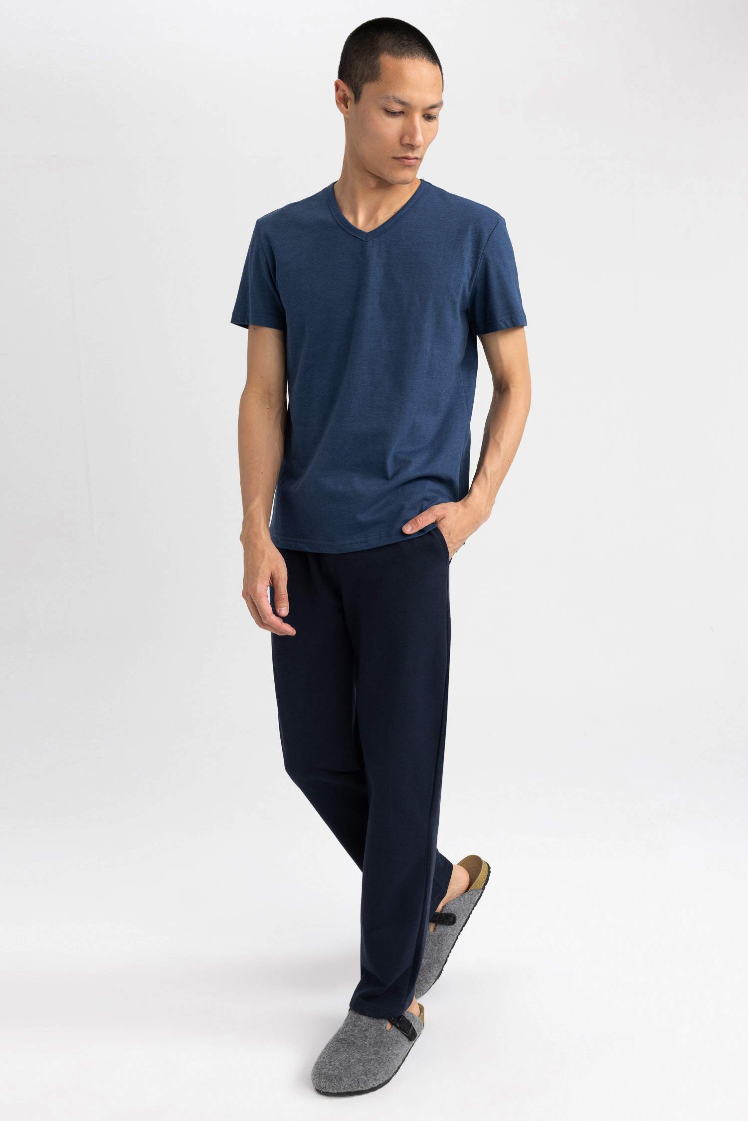 Slim Fit V Yaka Kısa Kollu Fanila