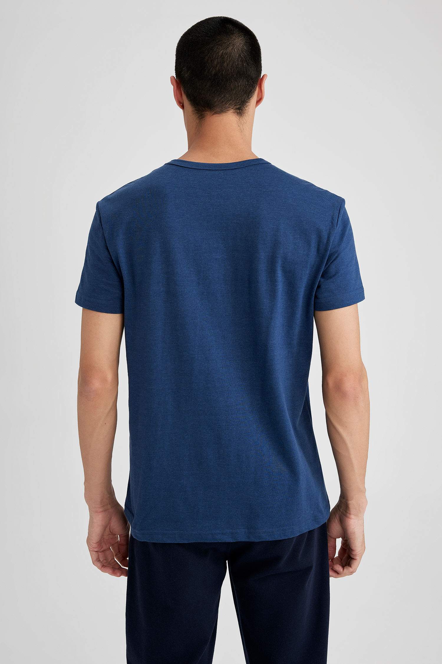 Slim Fit V Yaka Kısa Kollu Fanila