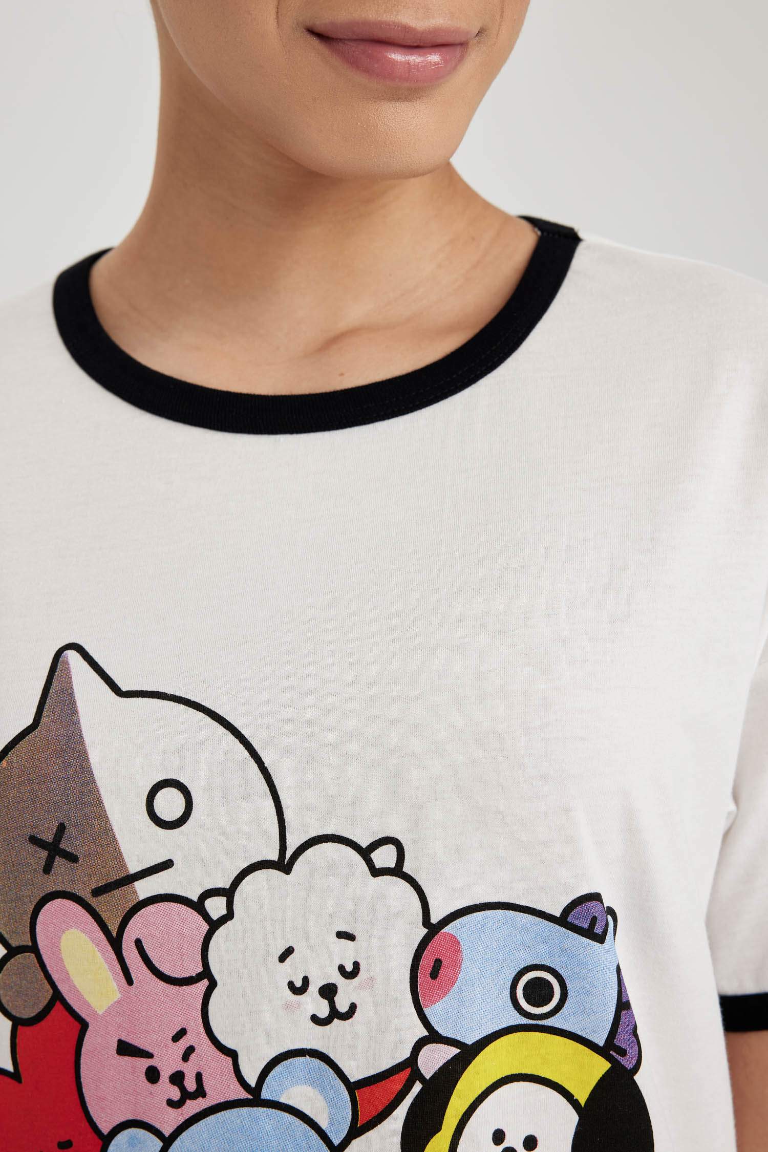 Regular Fit BT21 Licensed Crew Neck Printed Short Sleeve T-Shirt