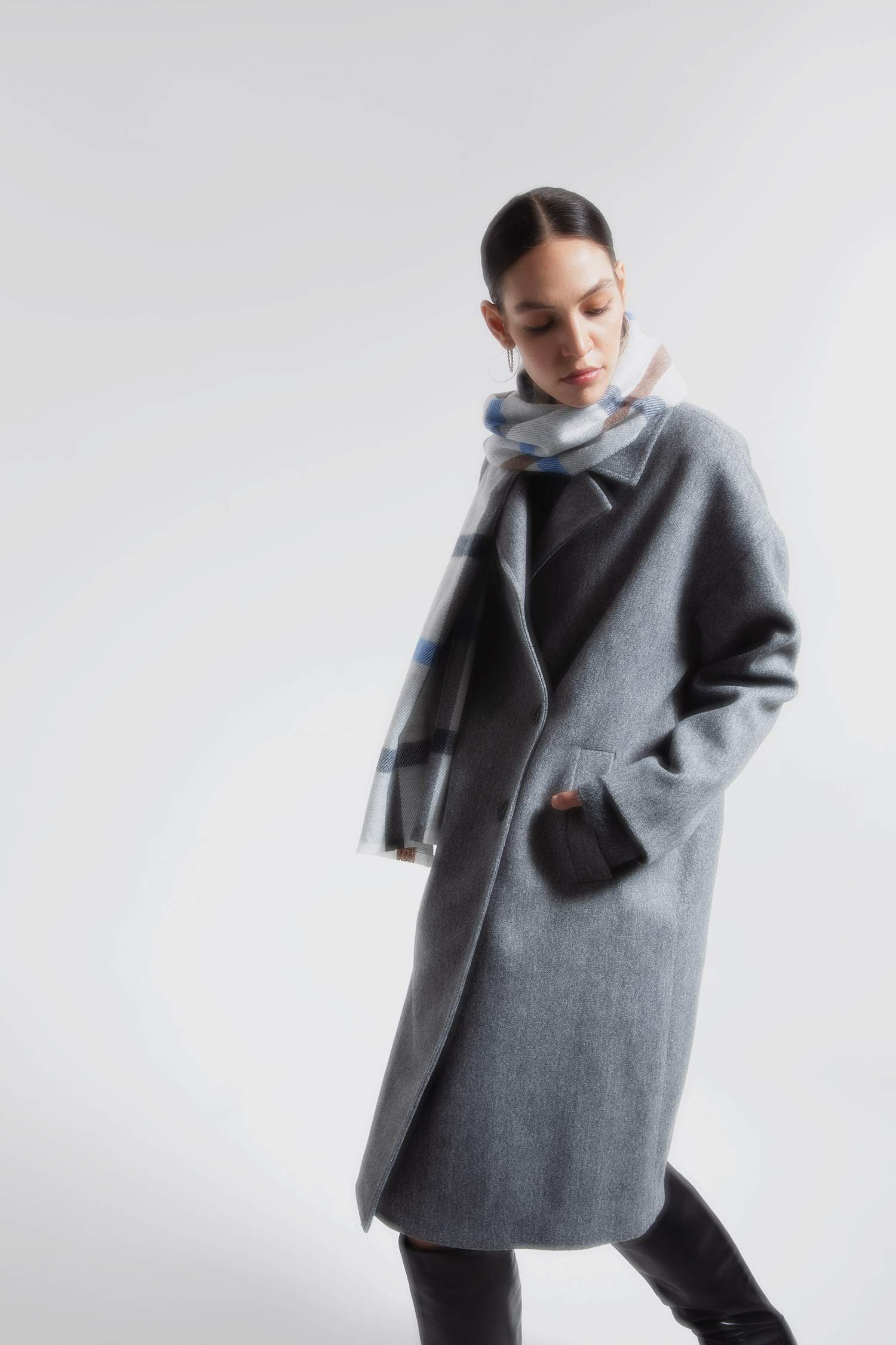 Oversize Geniş Kalıp Kruvaze Yaka Düğme Kapamalı Cepli Uzun Kaşe Kaban