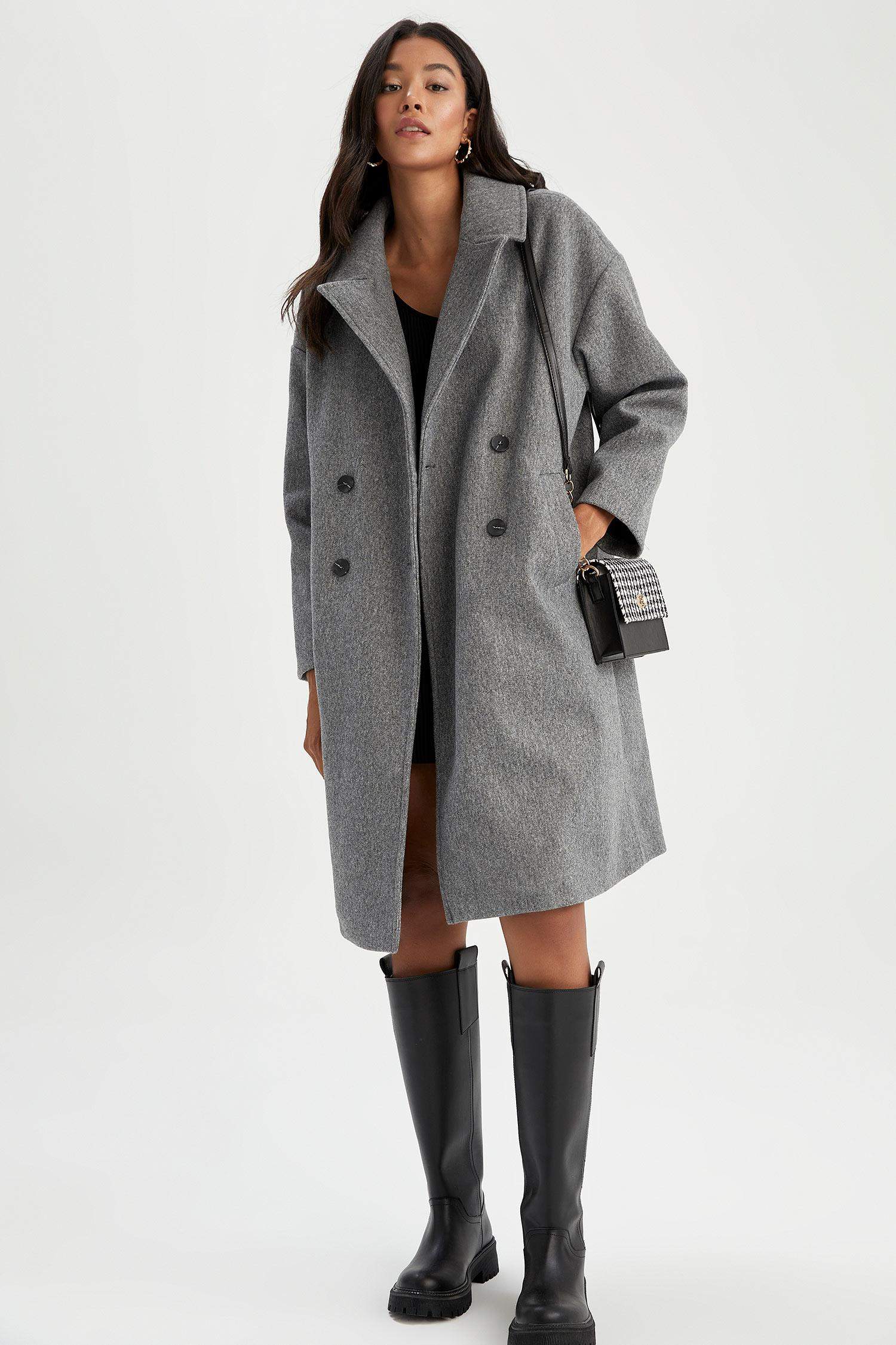 Oversize Geniş Kalıp Kruvaze Yaka Düğme Kapamalı Cepli Uzun Kaşe Kaban