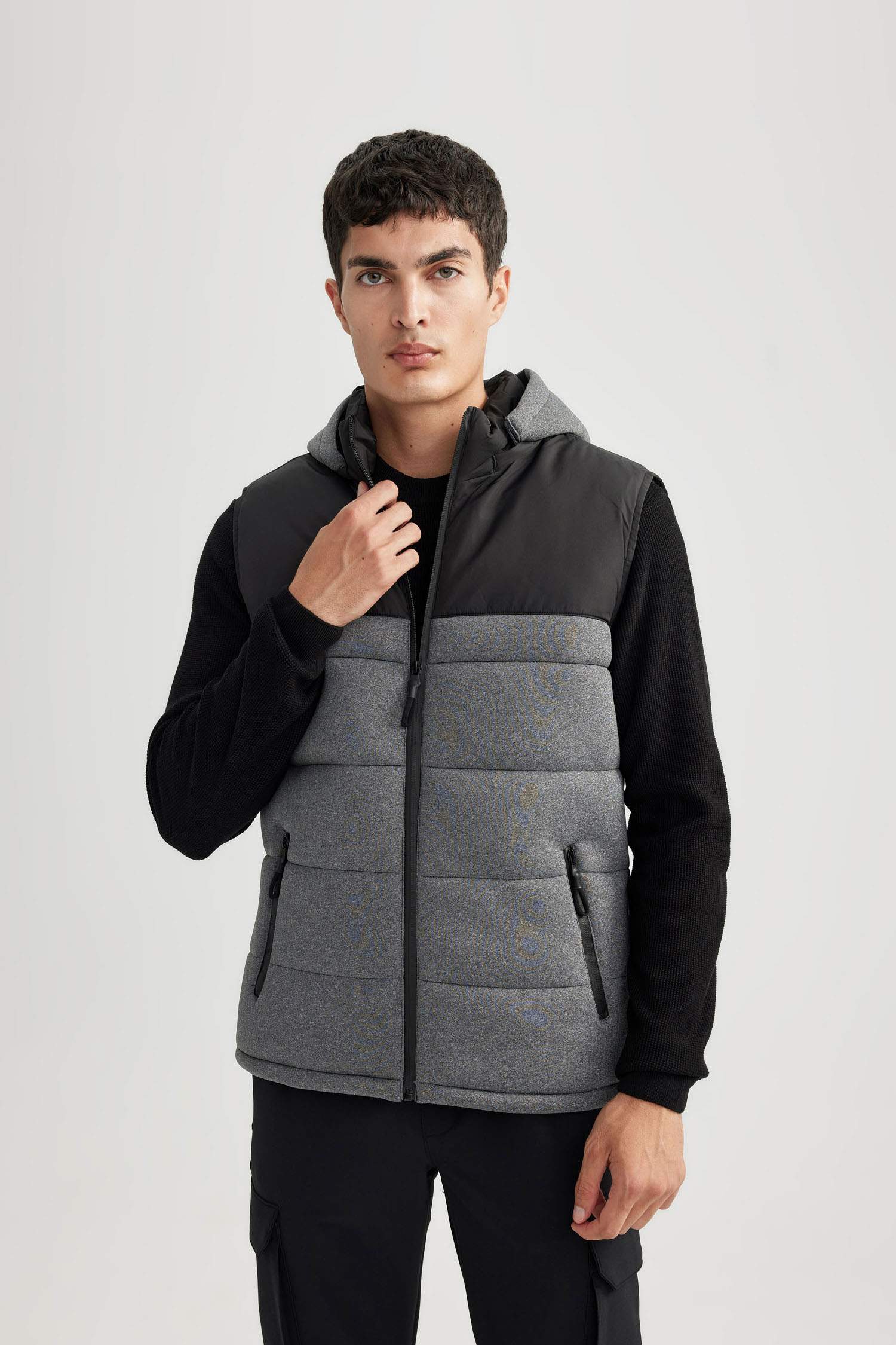 Slim Fit Kapüşonlu Şişme Yelek