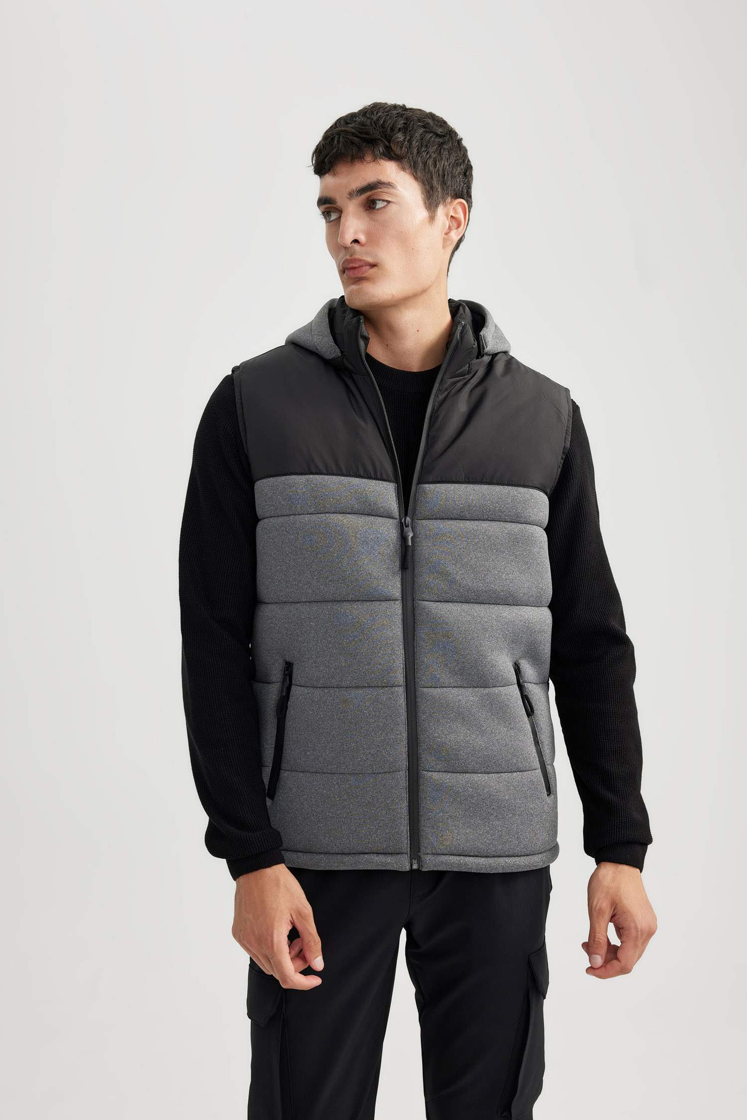 Slim Fit Kapüşonlu Şişme Yelek