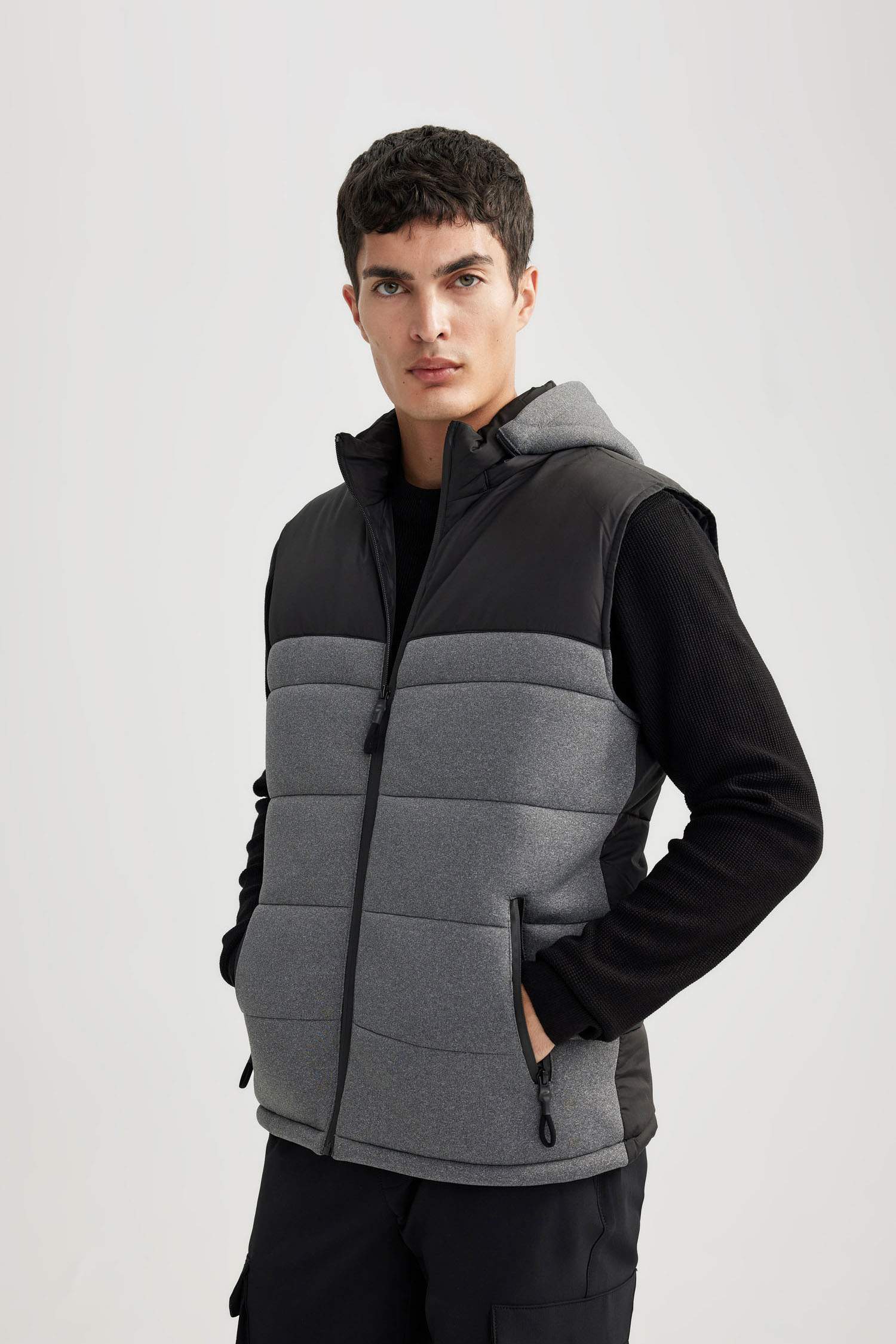 Slim Fit Kapüşonlu Şişme Yelek