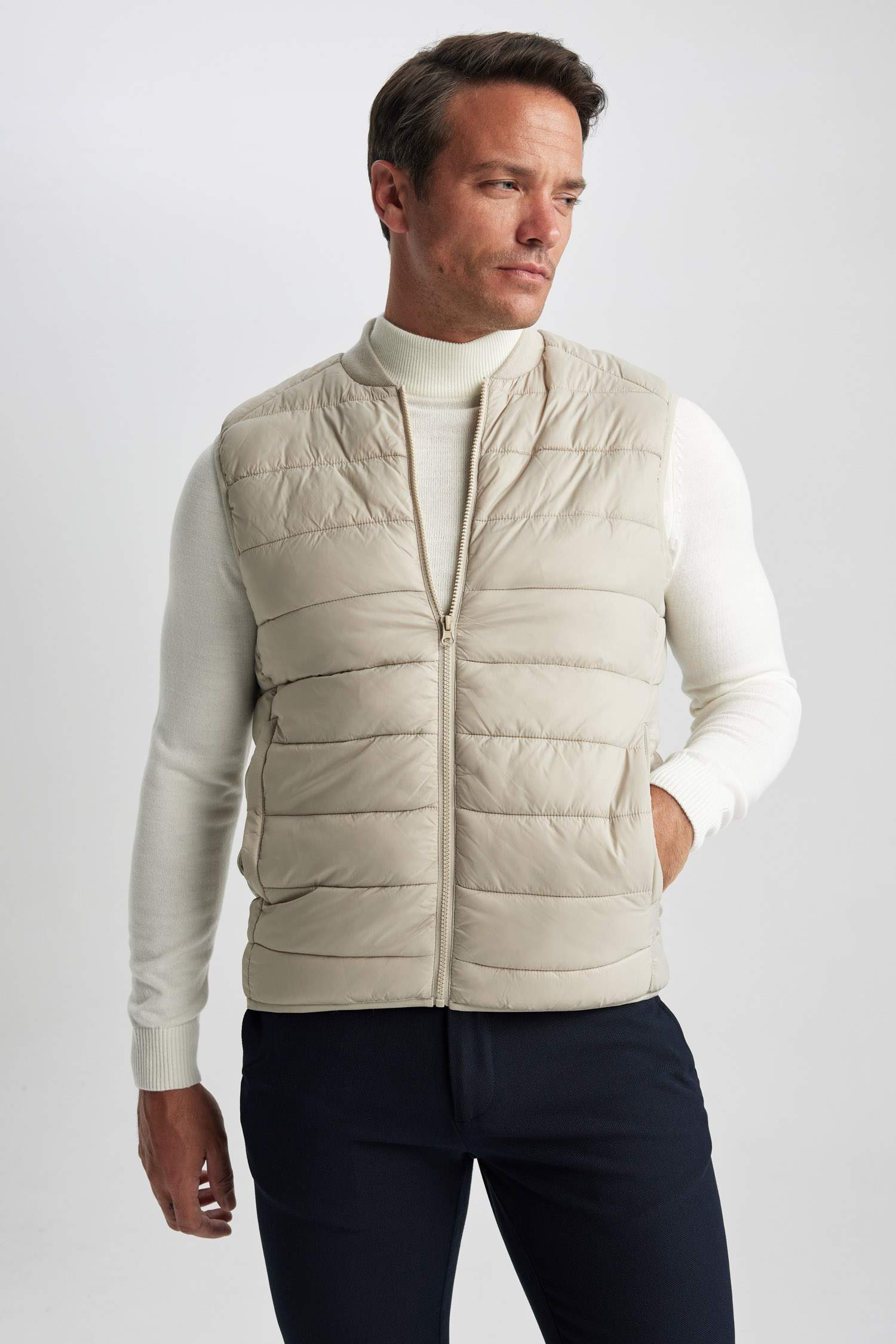 قمصلة يلك خفيف سليم فيت مقاوم للماء