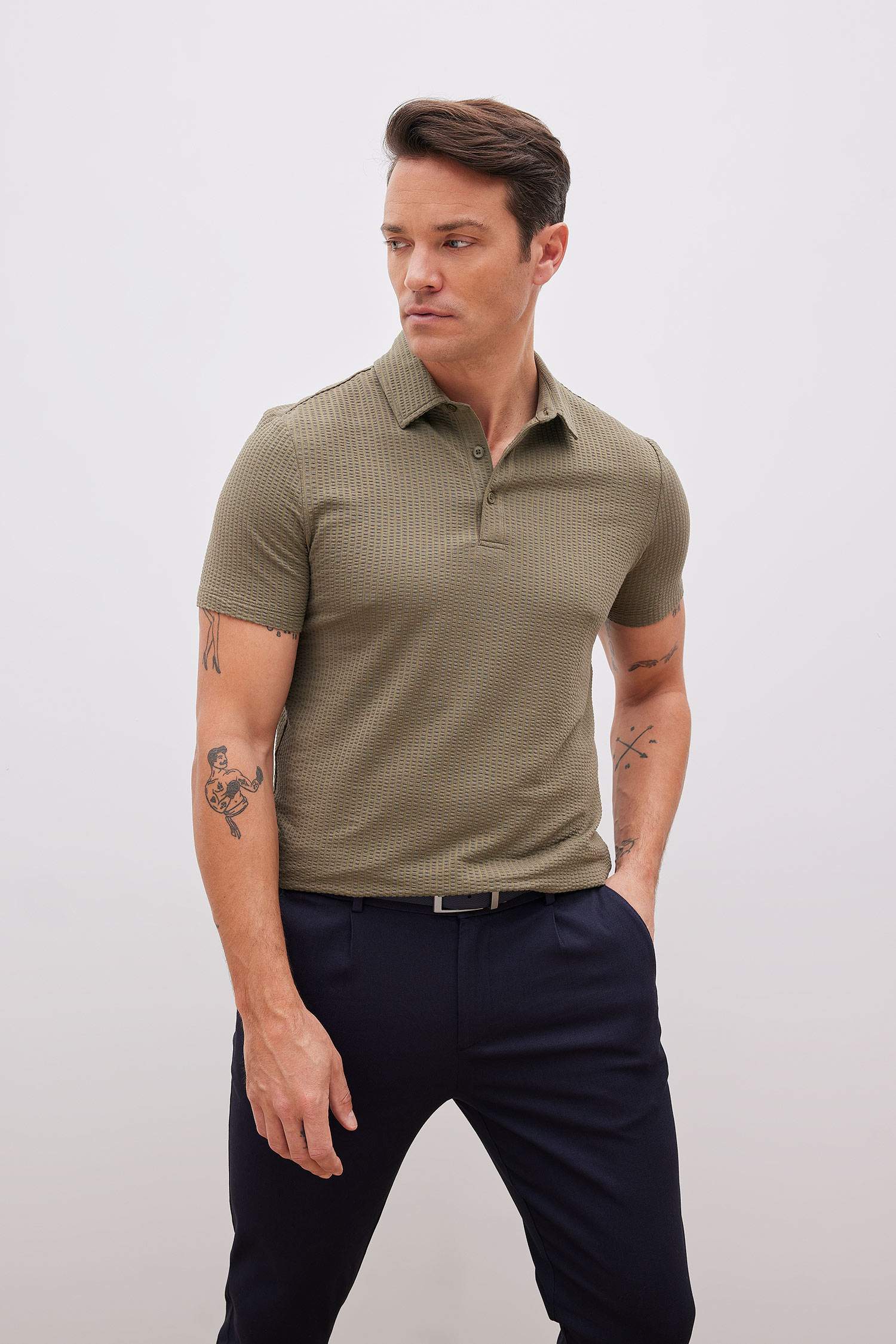 Футболка поло приталенного кроя