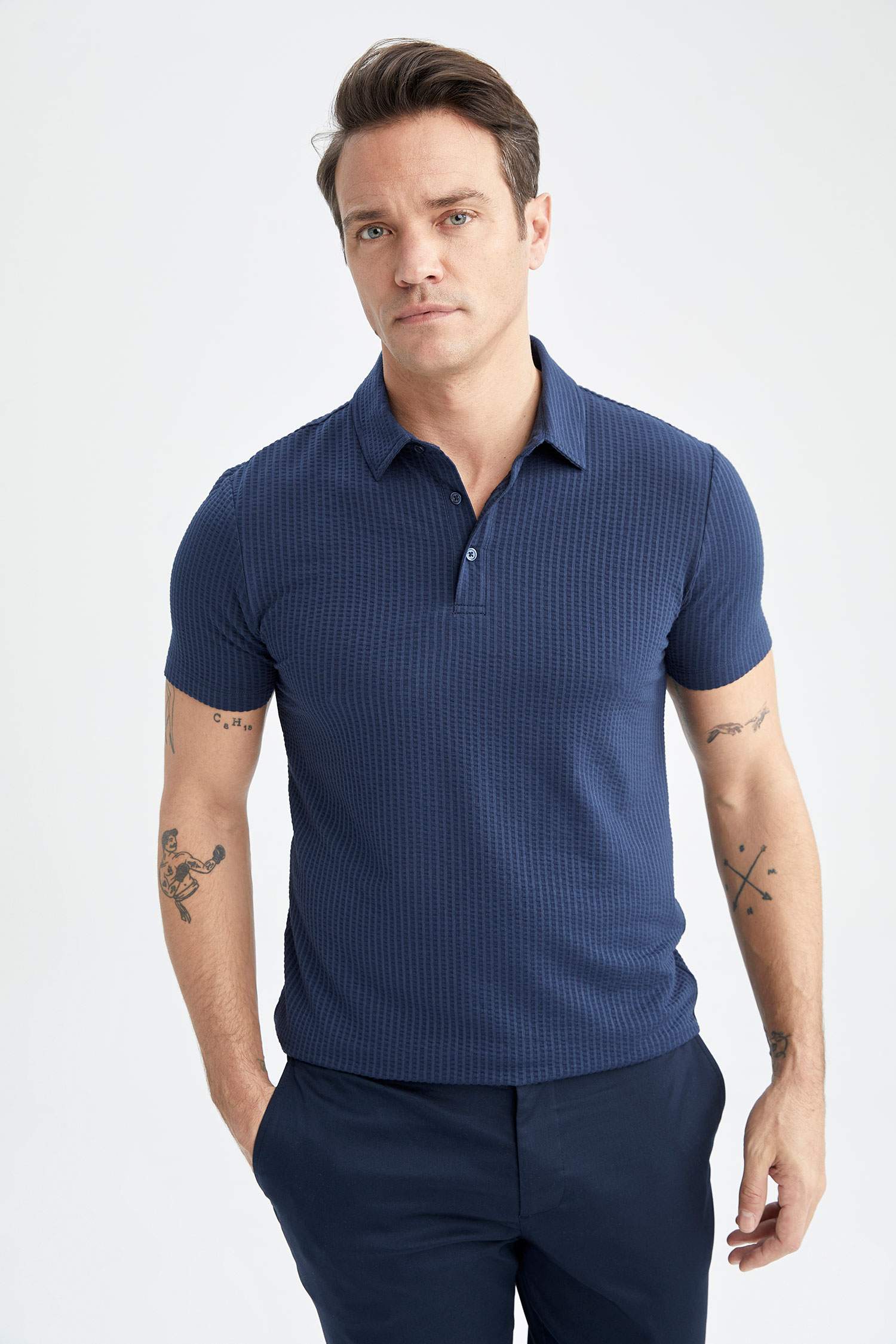 Navy MEN Slim Fit Short Sleeve TShirt 2453080 DeFacto