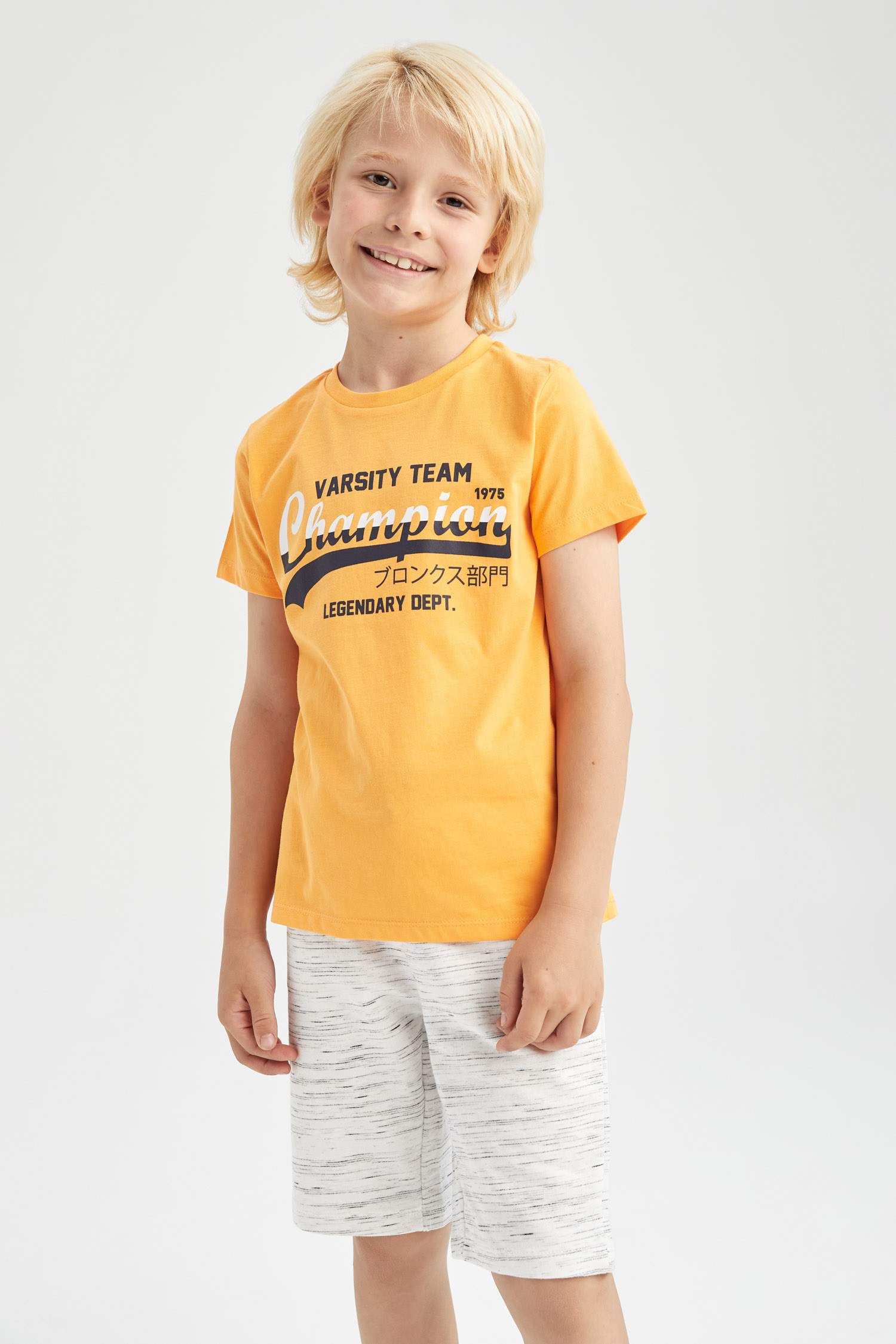 Қысқа Жеңді Жеңіл жейде