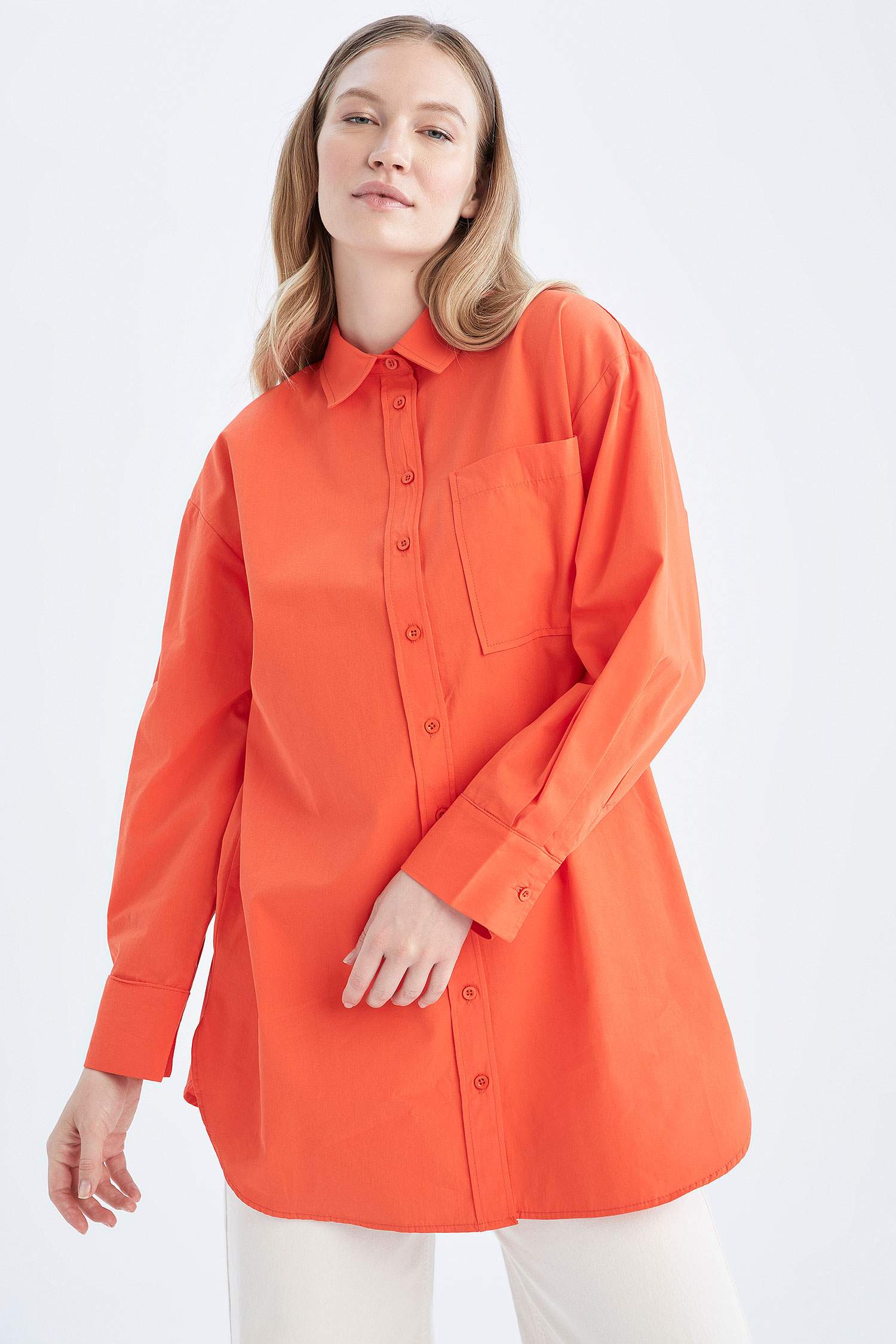 Туніка з довгим рукавом стандартного крою з коміром з довгим рукавом з попліну для жінок