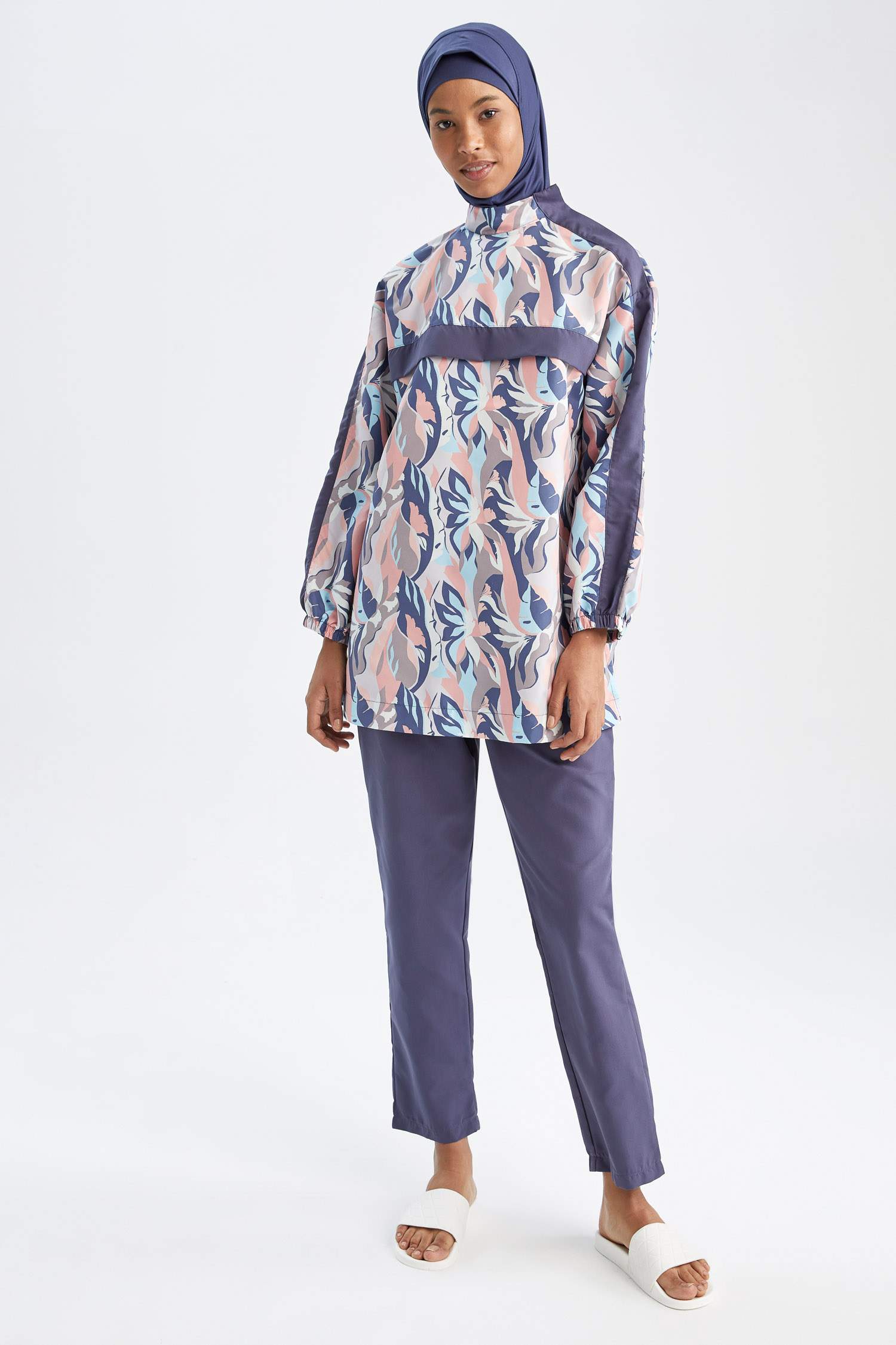 بوركيني مطبوع قصة عادية من 4 قطع