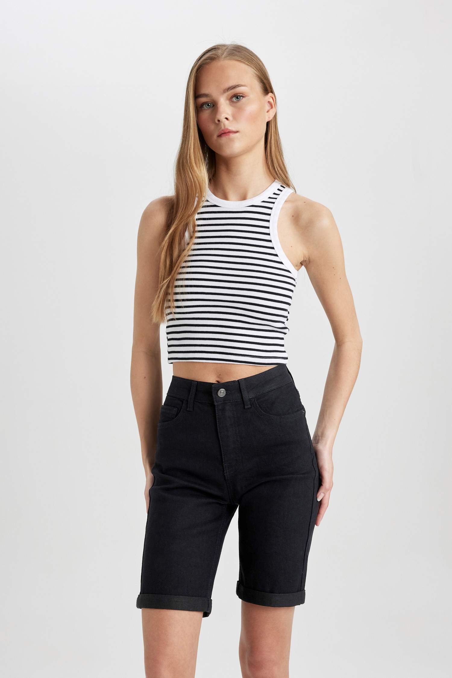 Fitted Crew Neck Ribbed Camisole Singlet