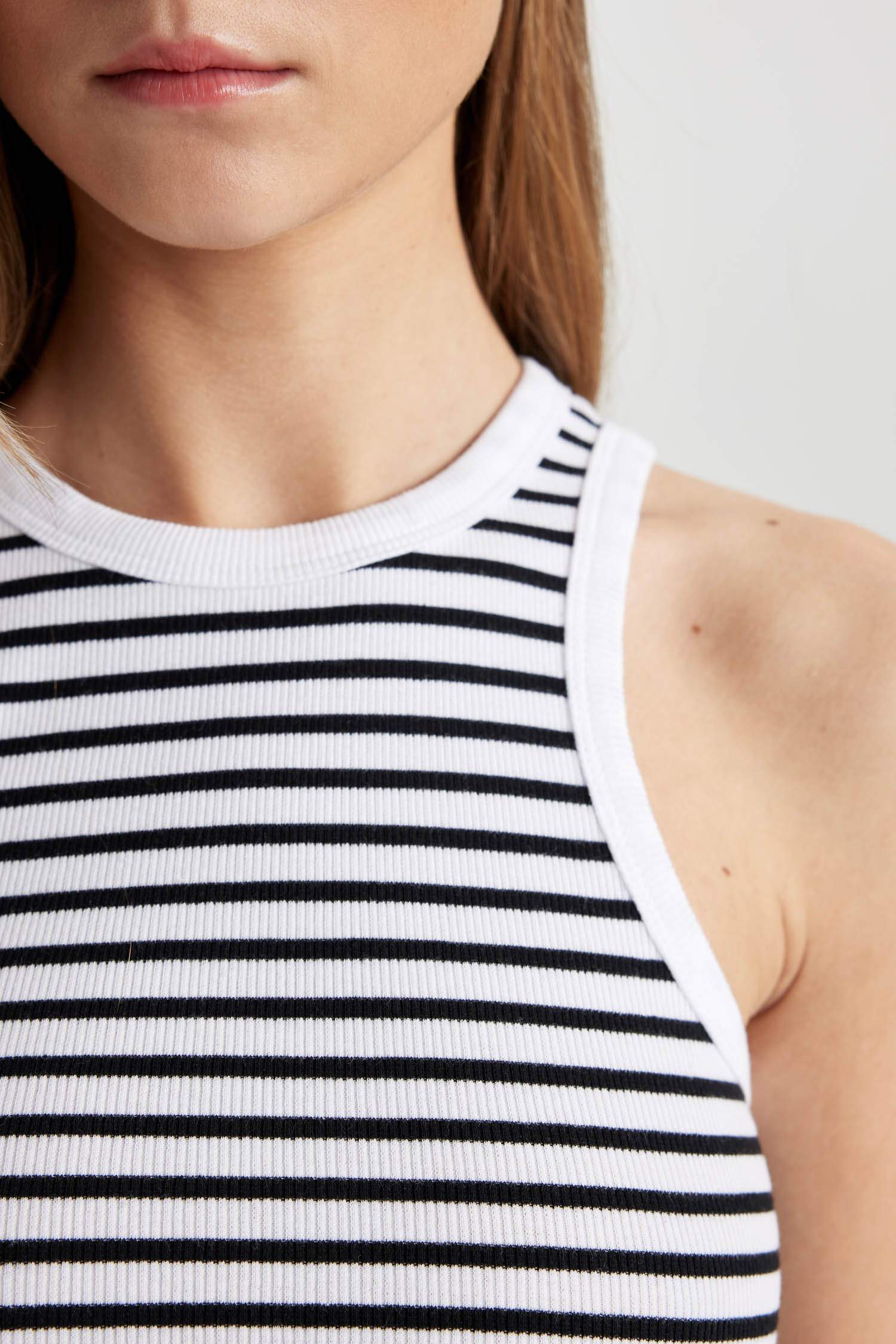 Fitted Crew Neck Ribbed Camisole Singlet