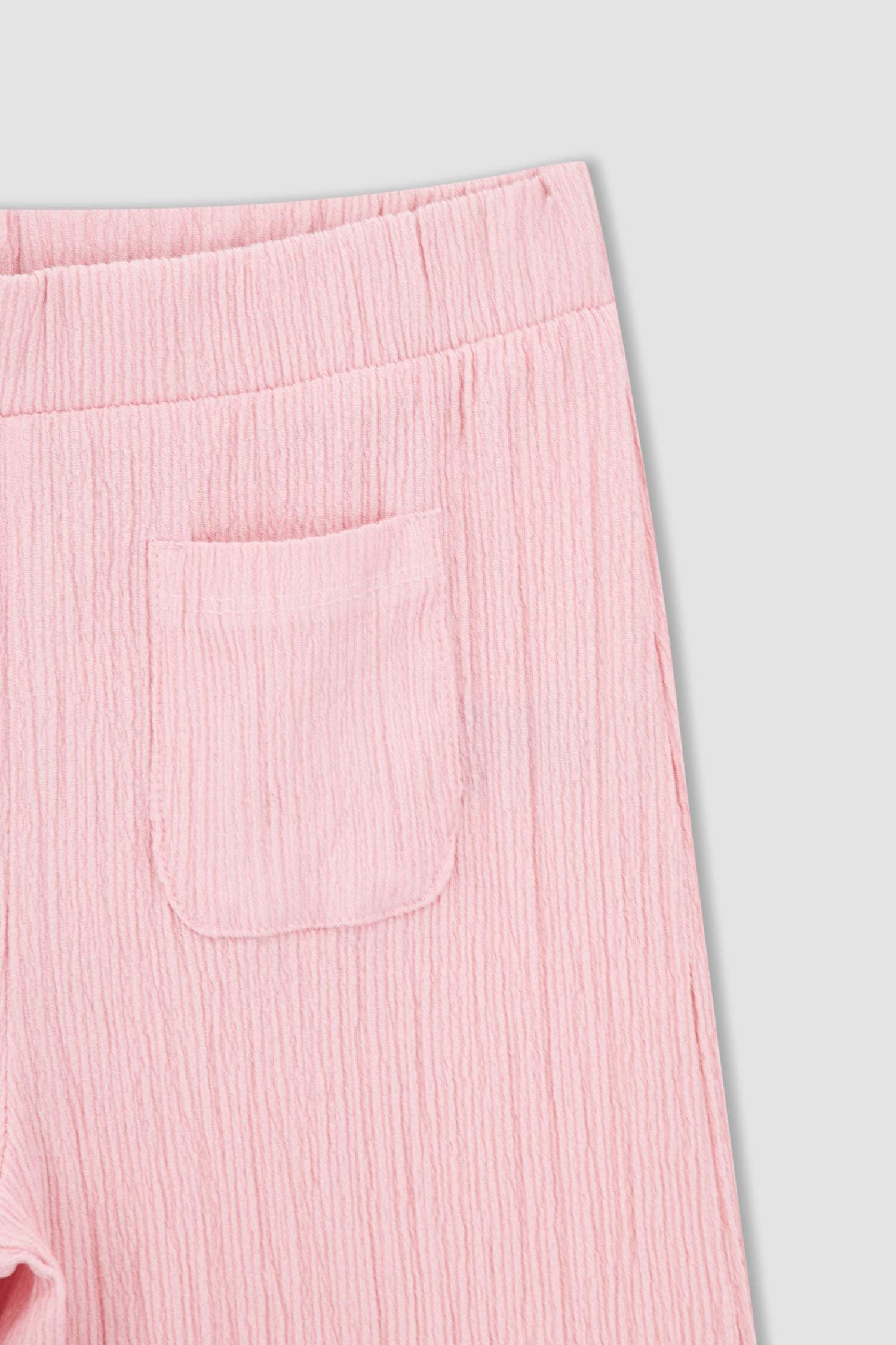 Капри свободного кроя с эластичным поясом для девочек