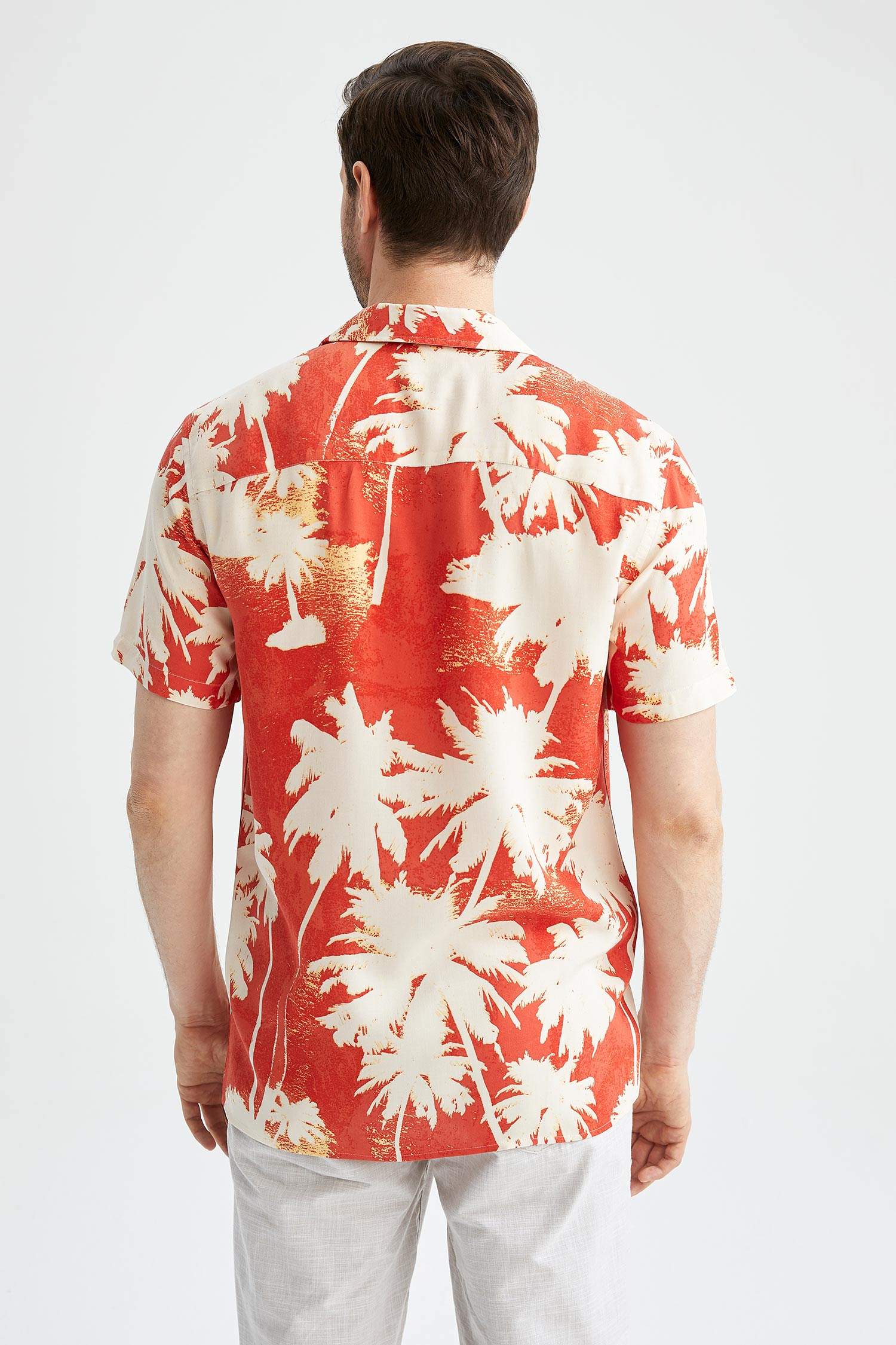 Defacto Regular Fit Apaş Yaka Palmiye Desenli Viskon Kısa Kollu Hawaii Gömlek. 7
