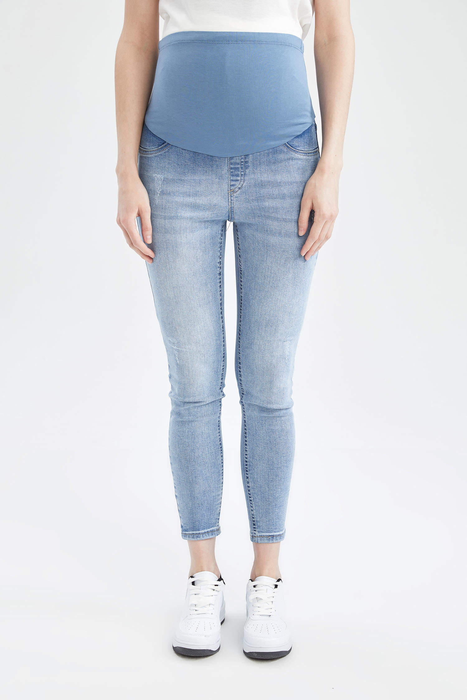 Indigo WOMEN Skinny Fit Distressed Maternity Jeans 2453136 | DeFacto
