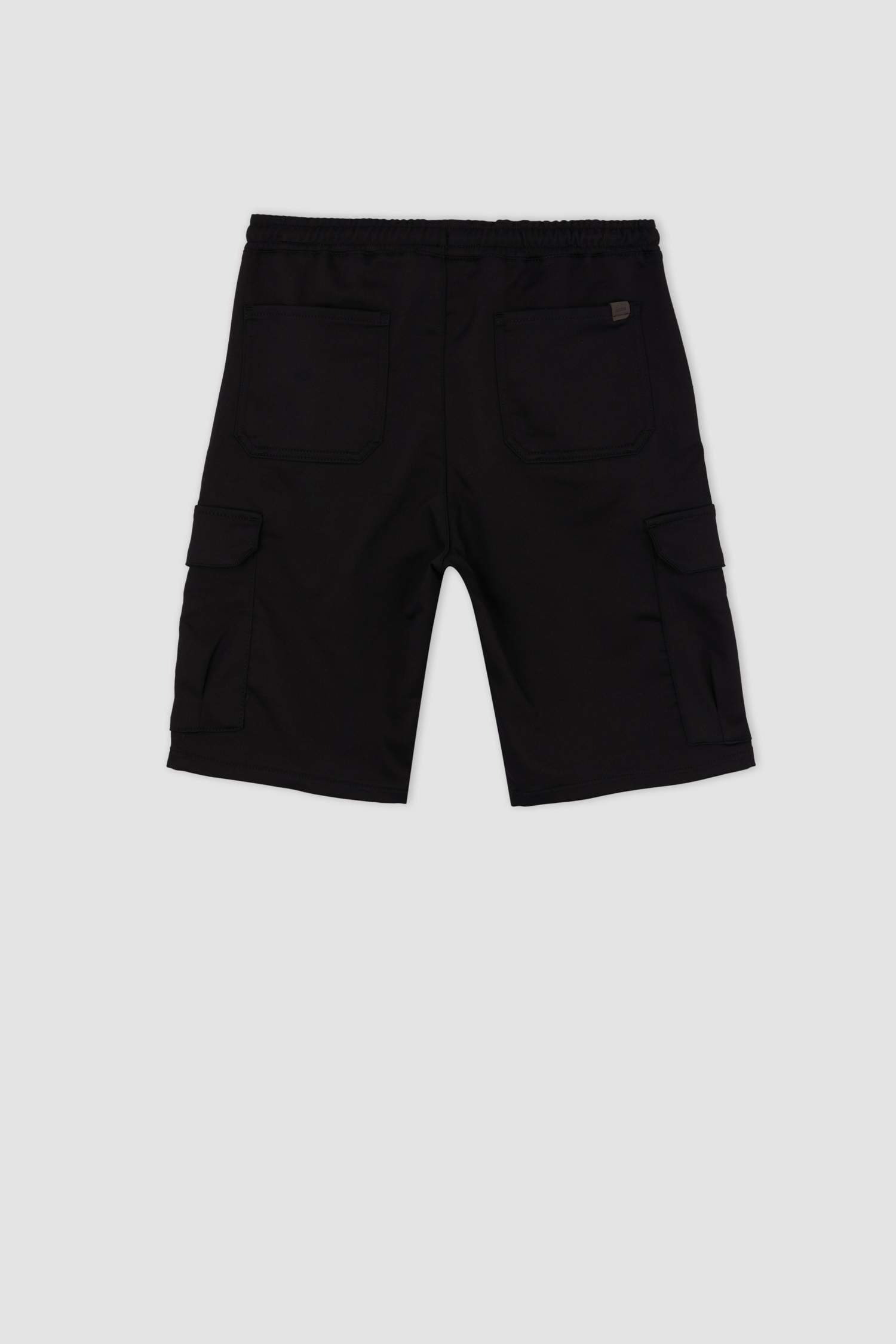 Short Bermuda à coupe régulière