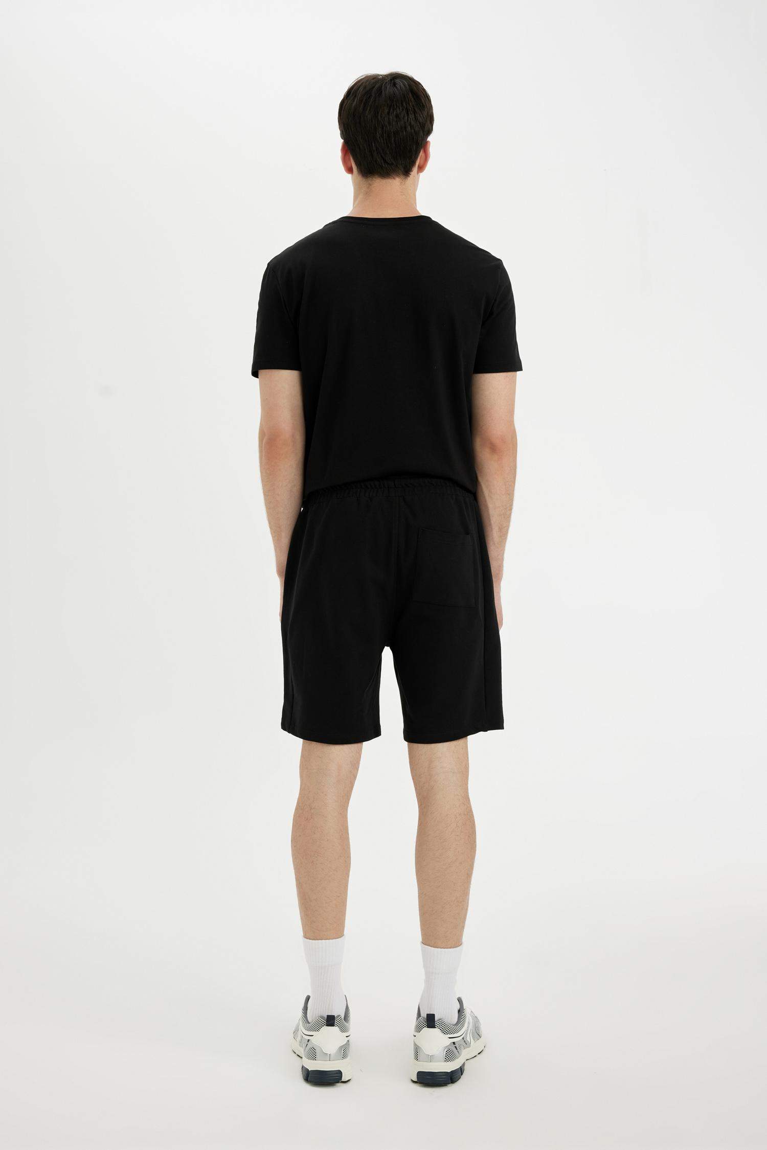 Regular Fit Basic Düz Şort