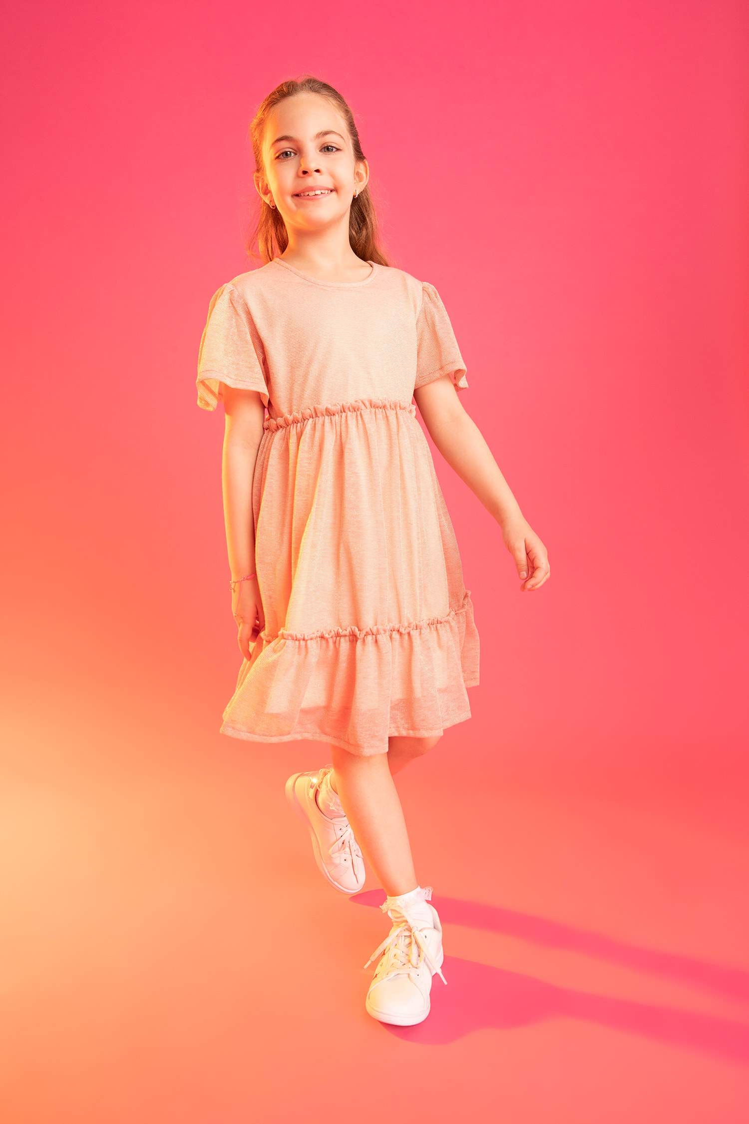 Платье стандартного кроя с круглым вырезом для девочек