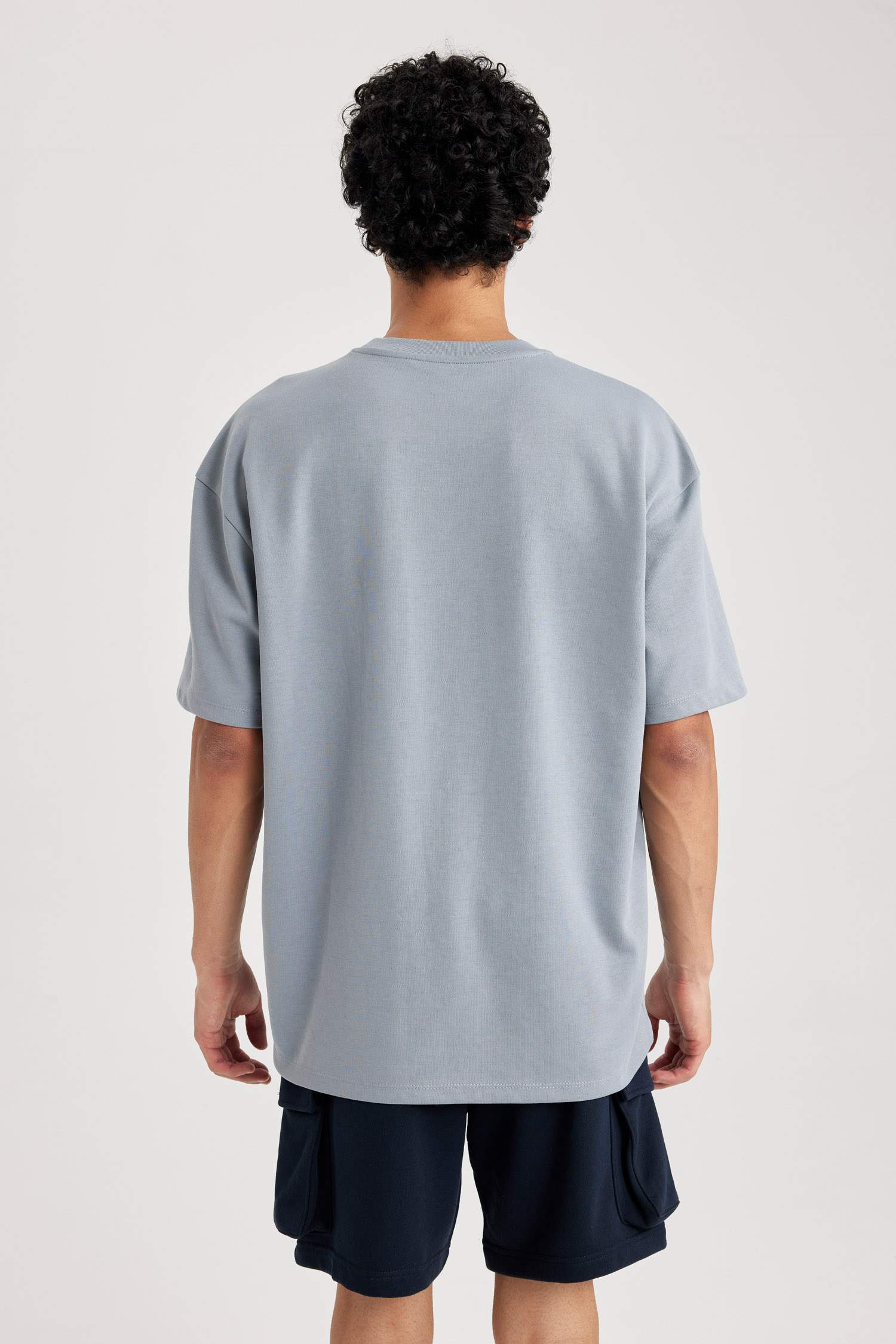 Oversize Geniş Kalıp Bisiklet Yaka Kısa Kollu Basic Düz Ağır Kumaş Tişört