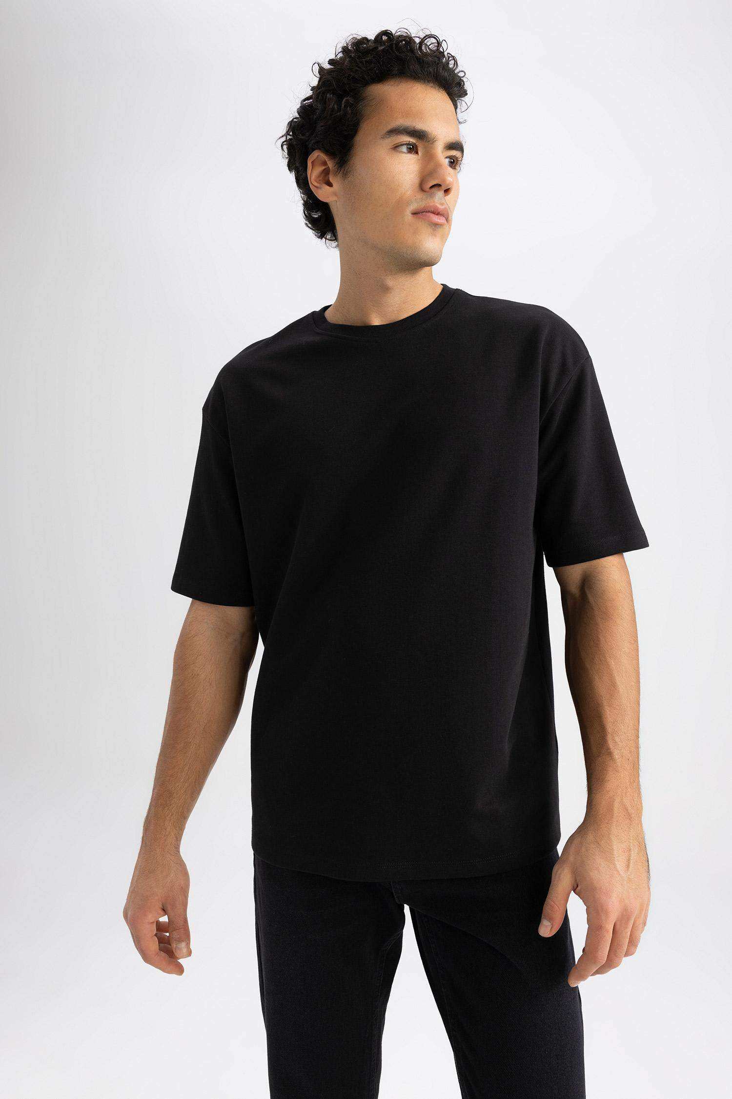 Black MAN Boxy Fit Short Sleeve T-Shirt 2473559 | DeFacto