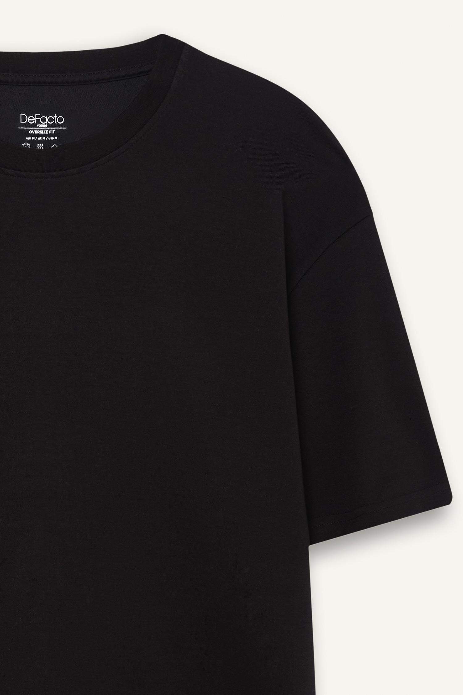 Oversize Geniş Kalıp Bisiklet Yaka Ağır Kumaş Basic Düz Kısa Kollu Tişört