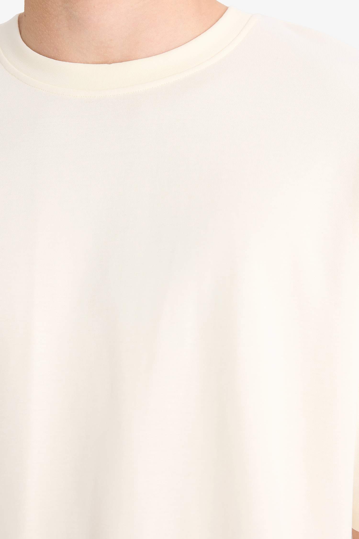 Oversize Fit Crew Neck Short Sleeve T-Shirt