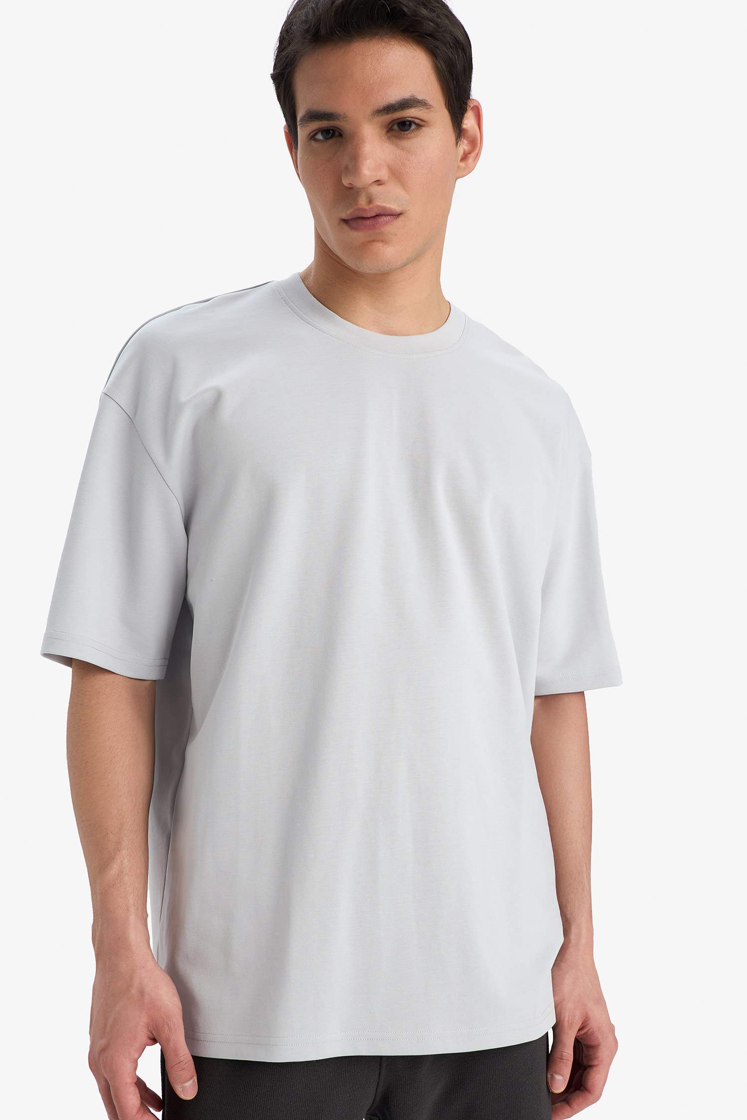 Oversize Fit Crew Neck Short Sleeve T-Shirt