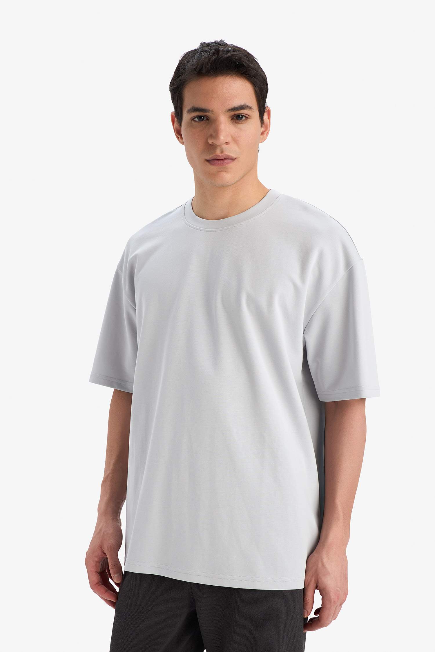 Oversize Fit Crew Neck Short Sleeve T-Shirt