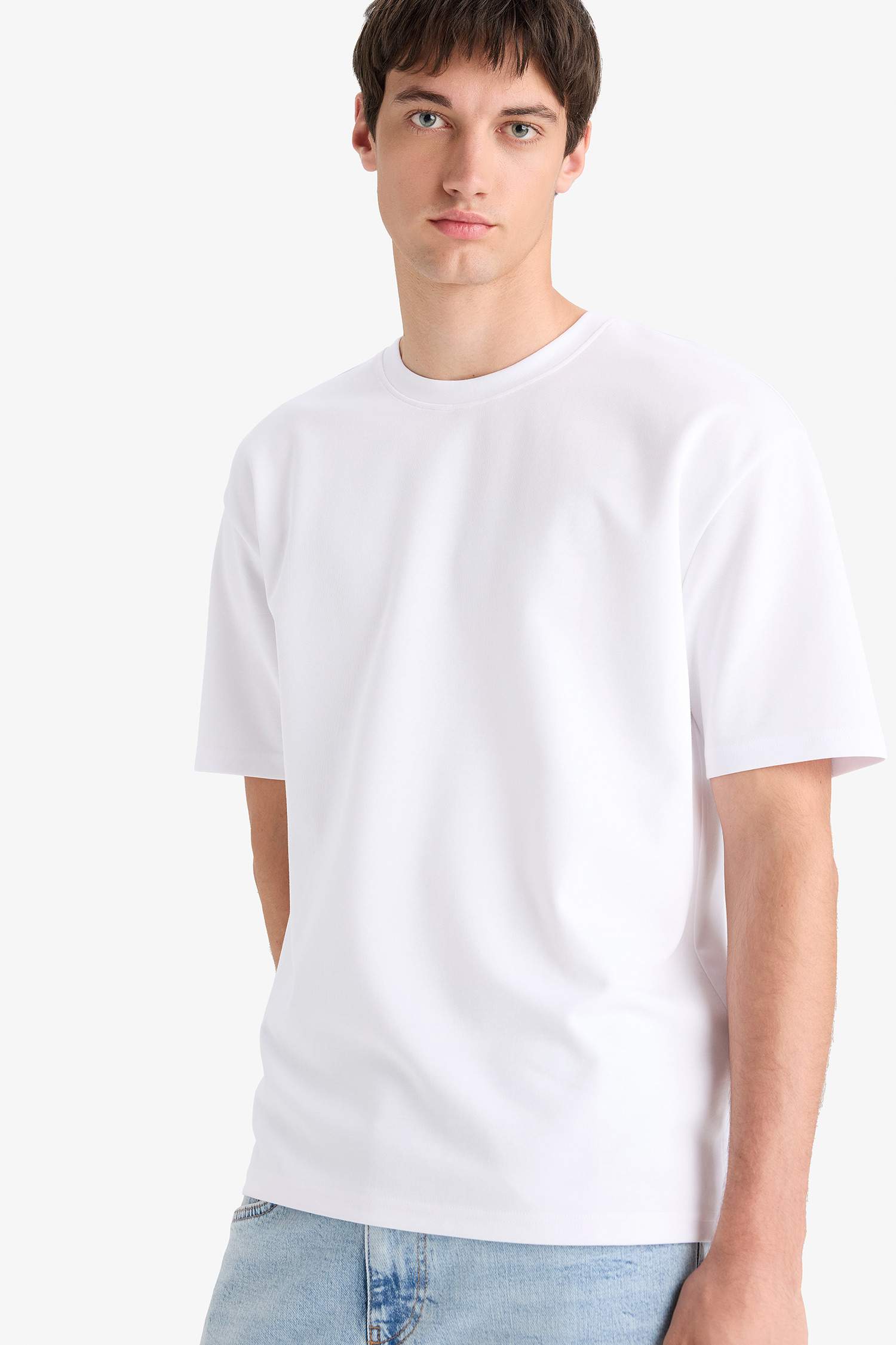 Oversize Geniş Kalıp Bisiklet Yaka Ağır Kumaş Basic Düz Kısa Kollu Tişört