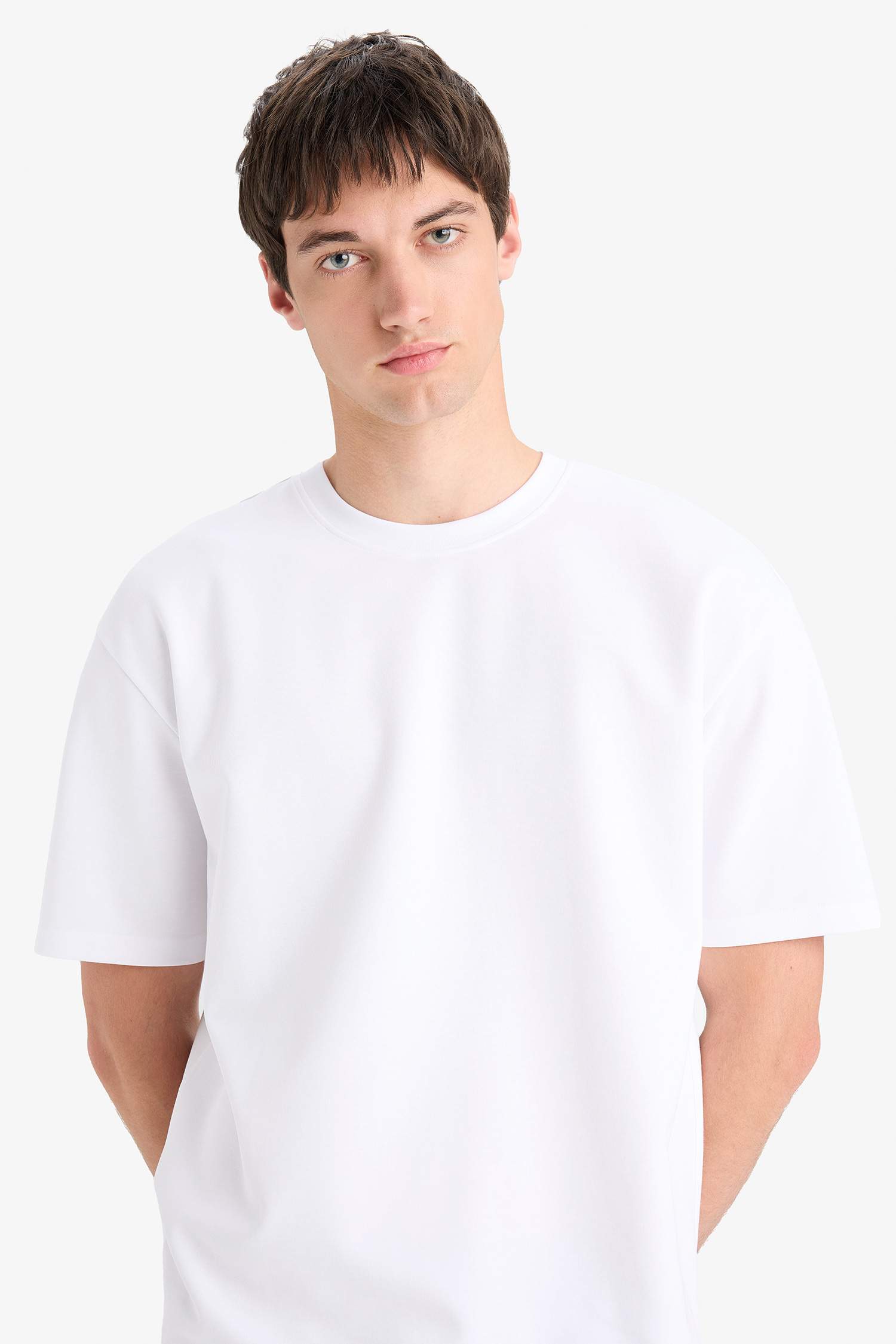 Oversize Geniş Kalıp Bisiklet Yaka Ağır Kumaş Basic Düz Kısa Kollu Tişört