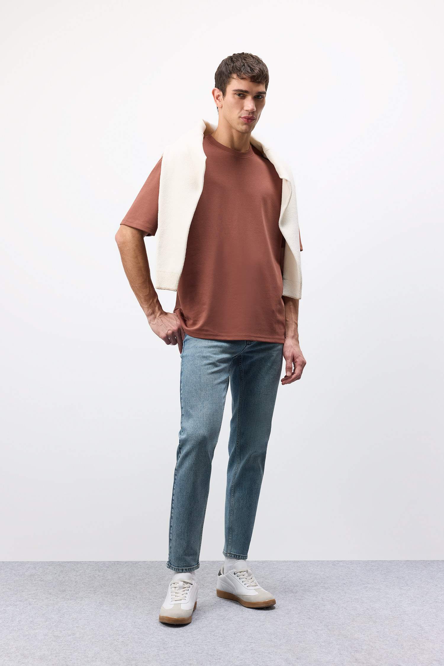 Oversize Geniş Kalıp Ütü Gerektirmeyen Bisiklet Yaka Kısa Kollu Basic Düz Ağır Kumaş Tişört