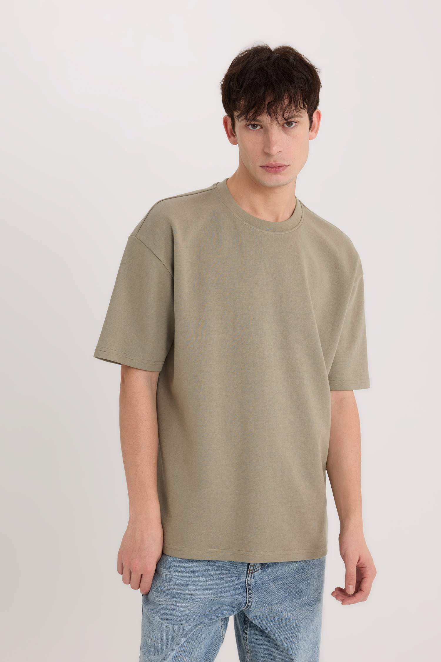 Oversize Fit Crew Neck Short Sleeve T-Shirt