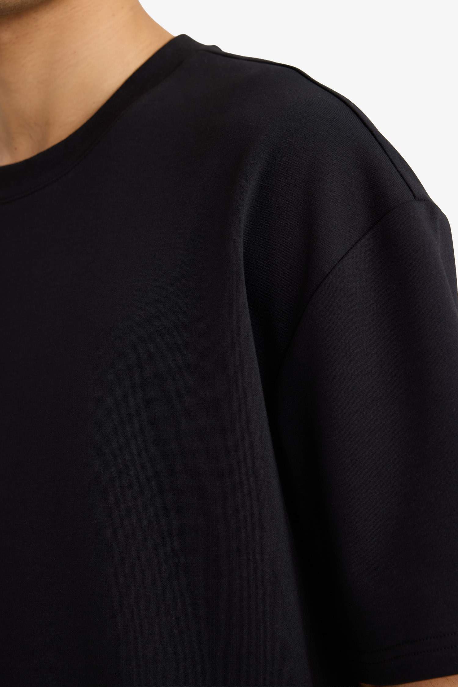 Oversize Geniş Kalıp Bisiklet Yaka Kısa Kollu Basic Düz Ağır Kumaş Tişört