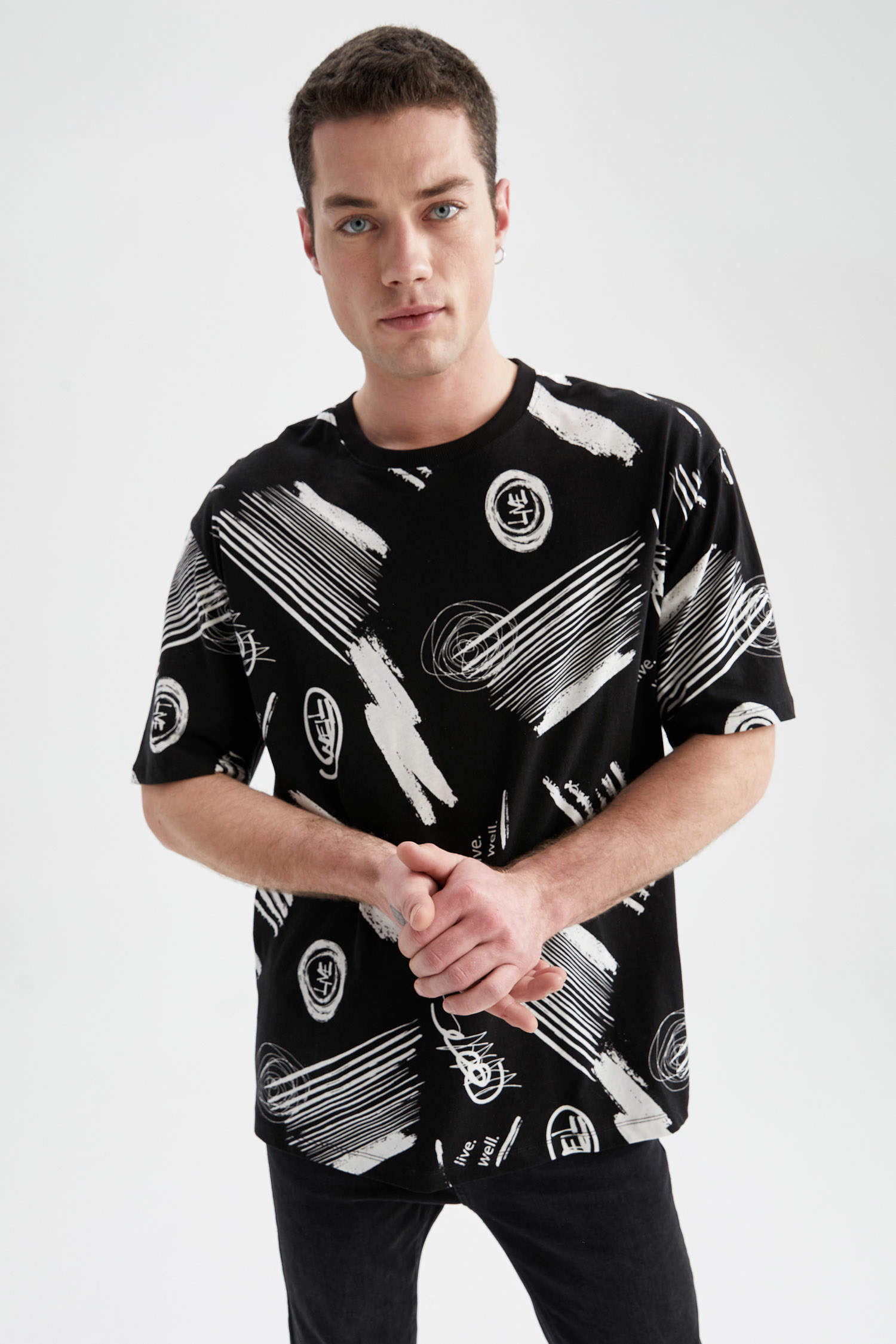 Black MEN Oversize Fit Short Sleeve Printed T-Shirt 2474266 | DeFacto